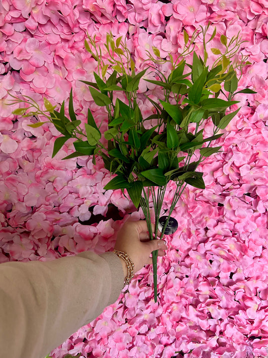 21 Inch Two Tone Green Clematis Leaf Bush
