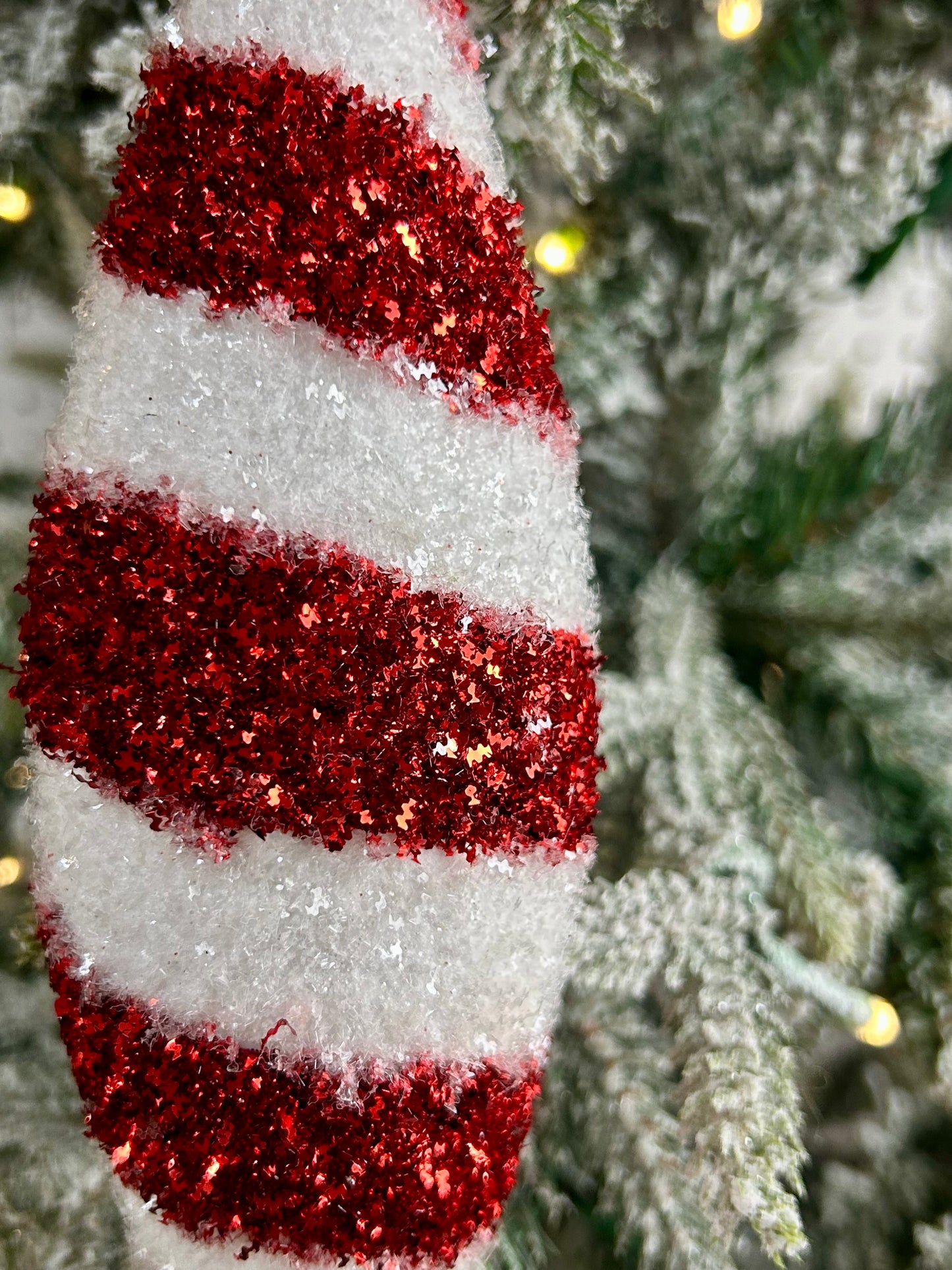 7.75-9 Inch Zigzag Red And White Glitter Ornaments Two Styles