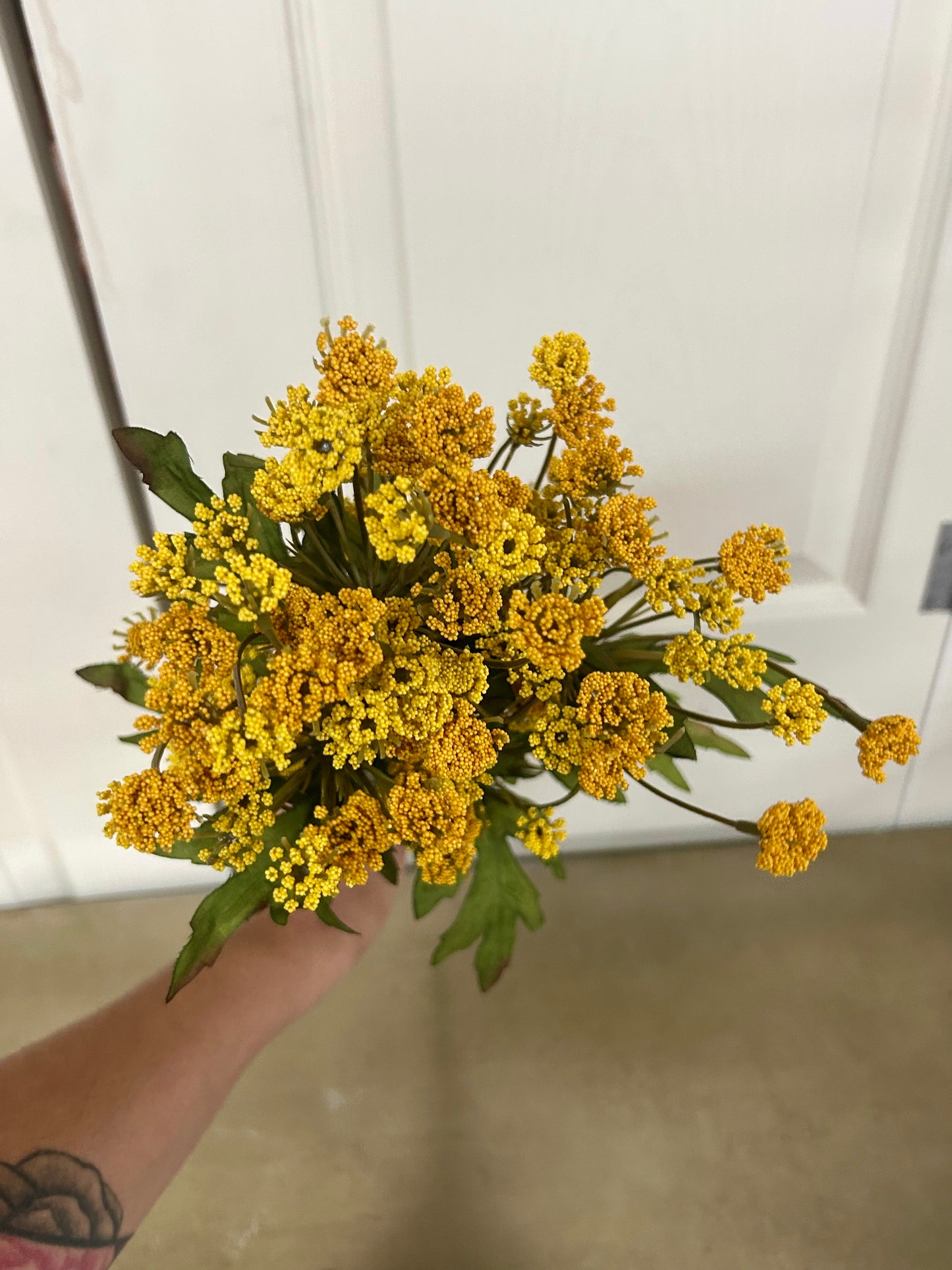 21 Inch Yellow Queen Ann Lace Bush