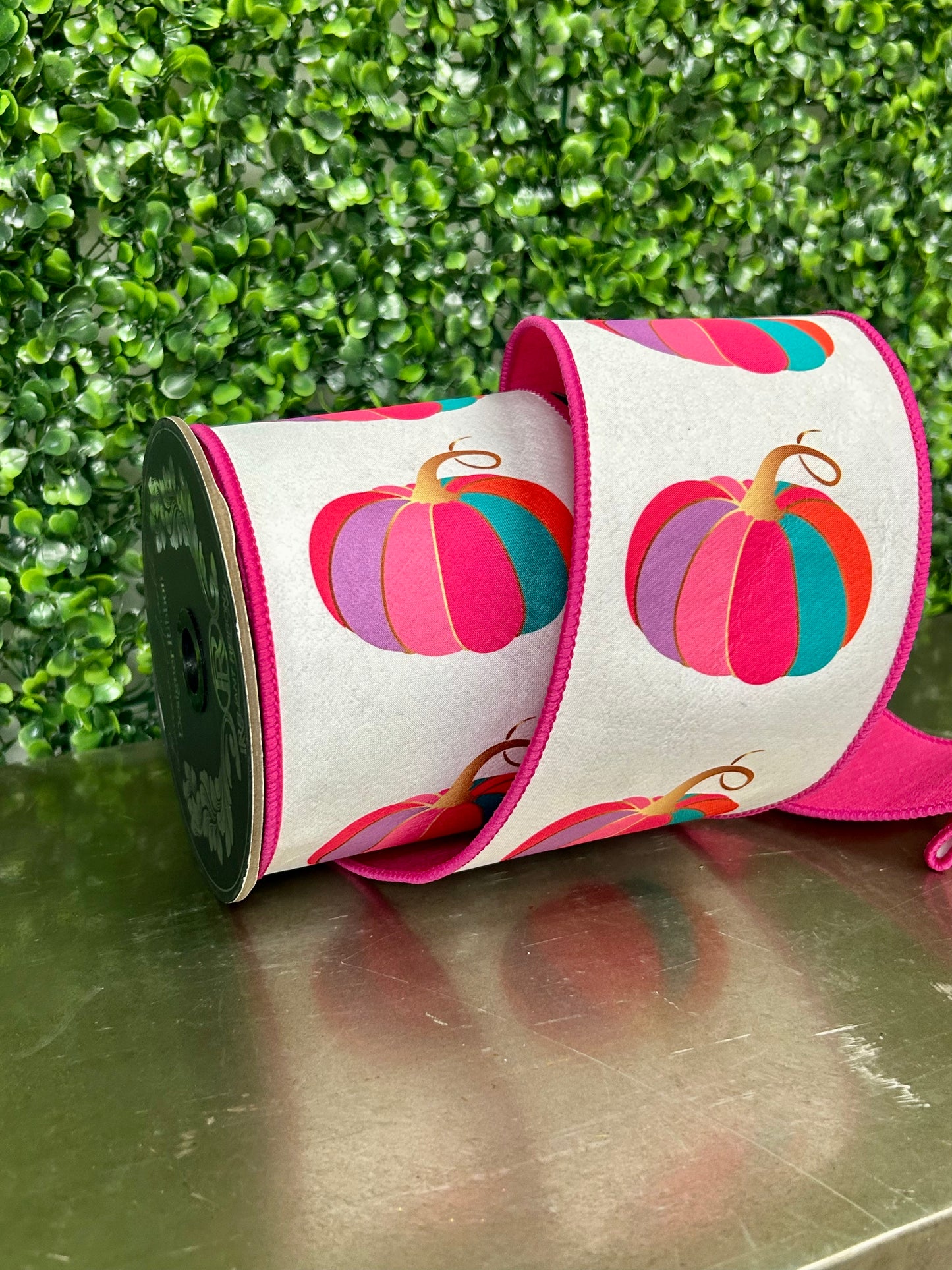 4 Inch By 10 Yard Fuchsia And White Pumpkin Fashion Dream Wired Ribbon