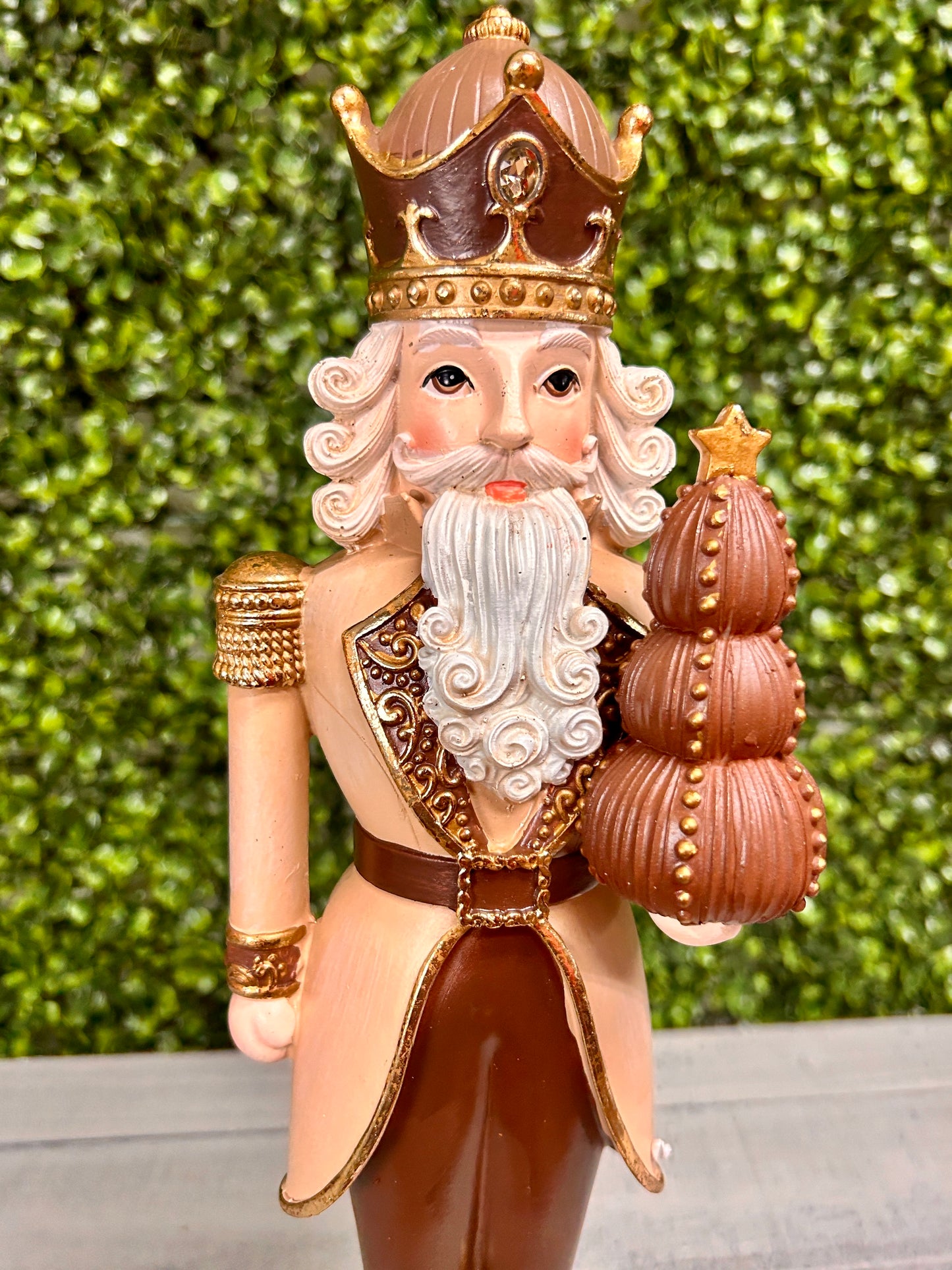 15 Inch Le Chocolate Nutcracker With Dessert