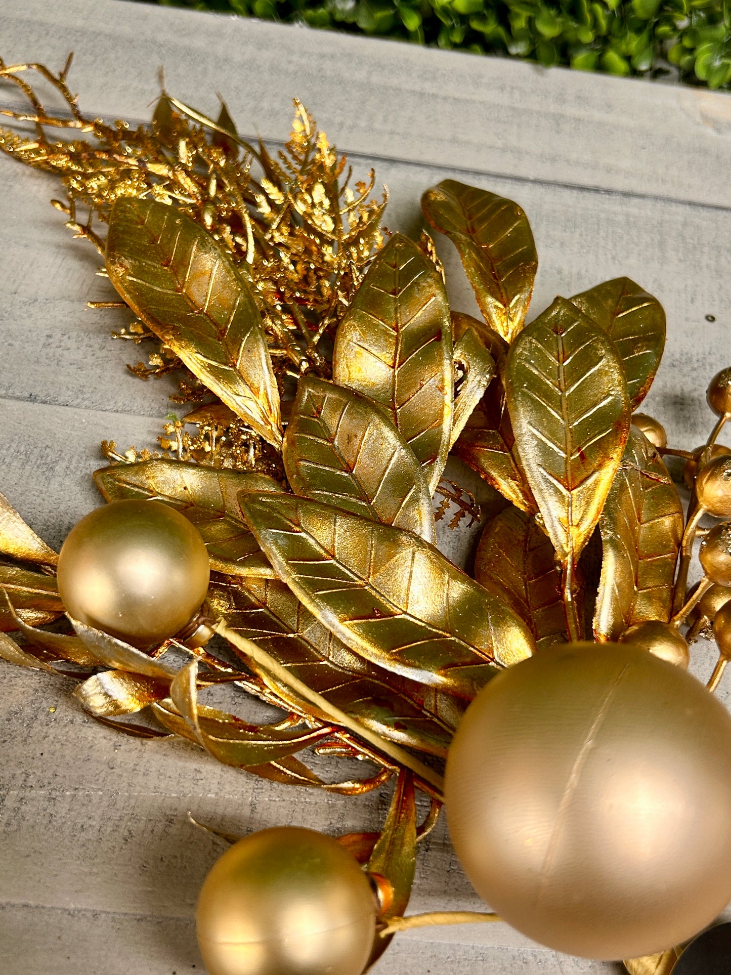 15.5 Inch Gold Mixed Metallic Glitter Ball Foliage Pick