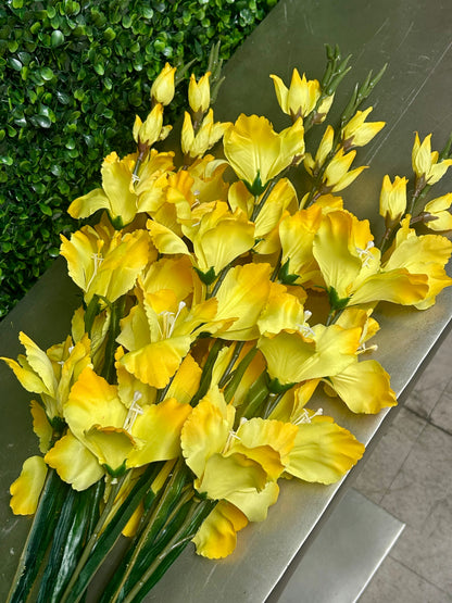 32 Inch Yellow Gladiolas Bush