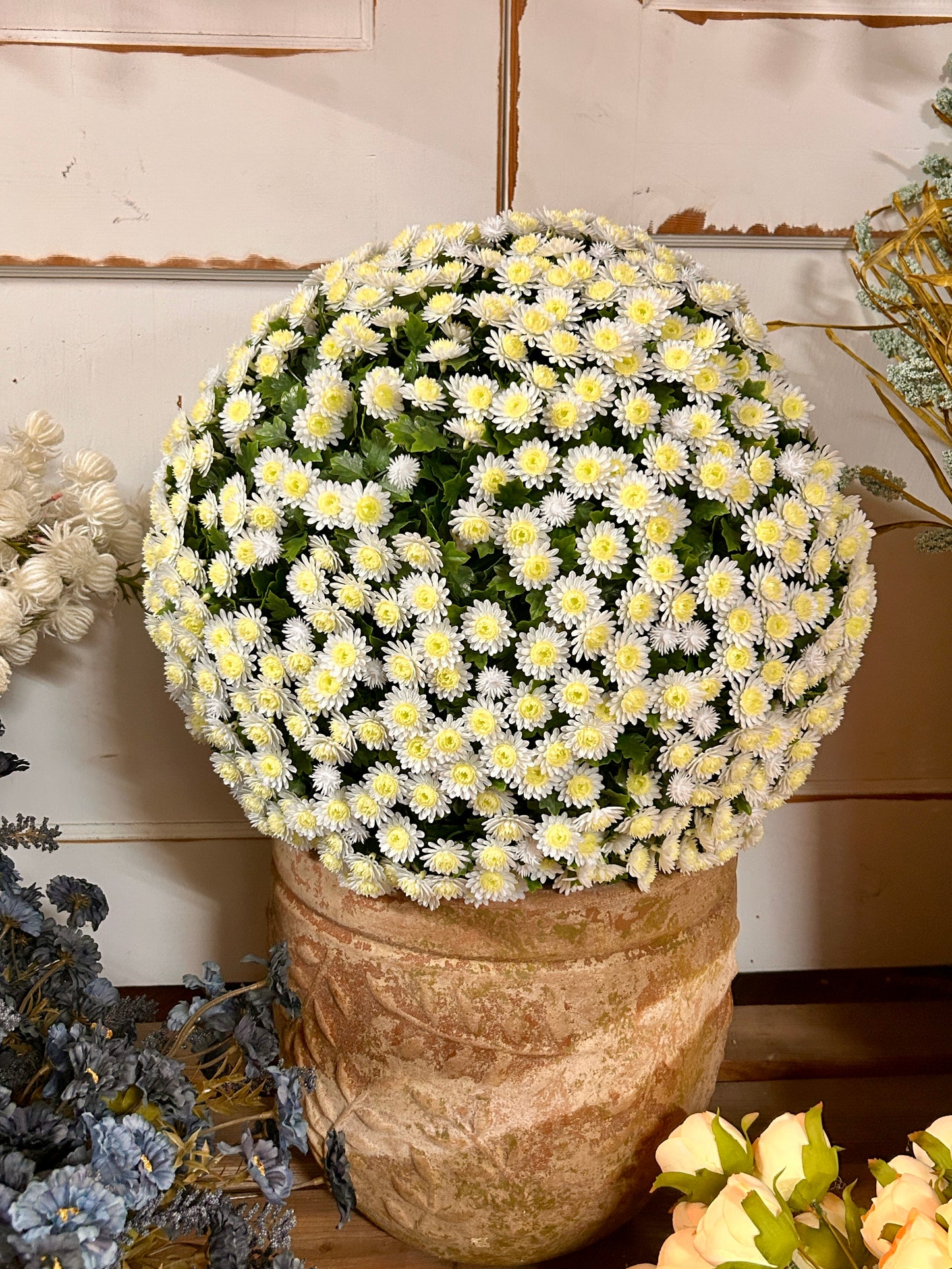 20 Inch Cream Mum Topiary Ball