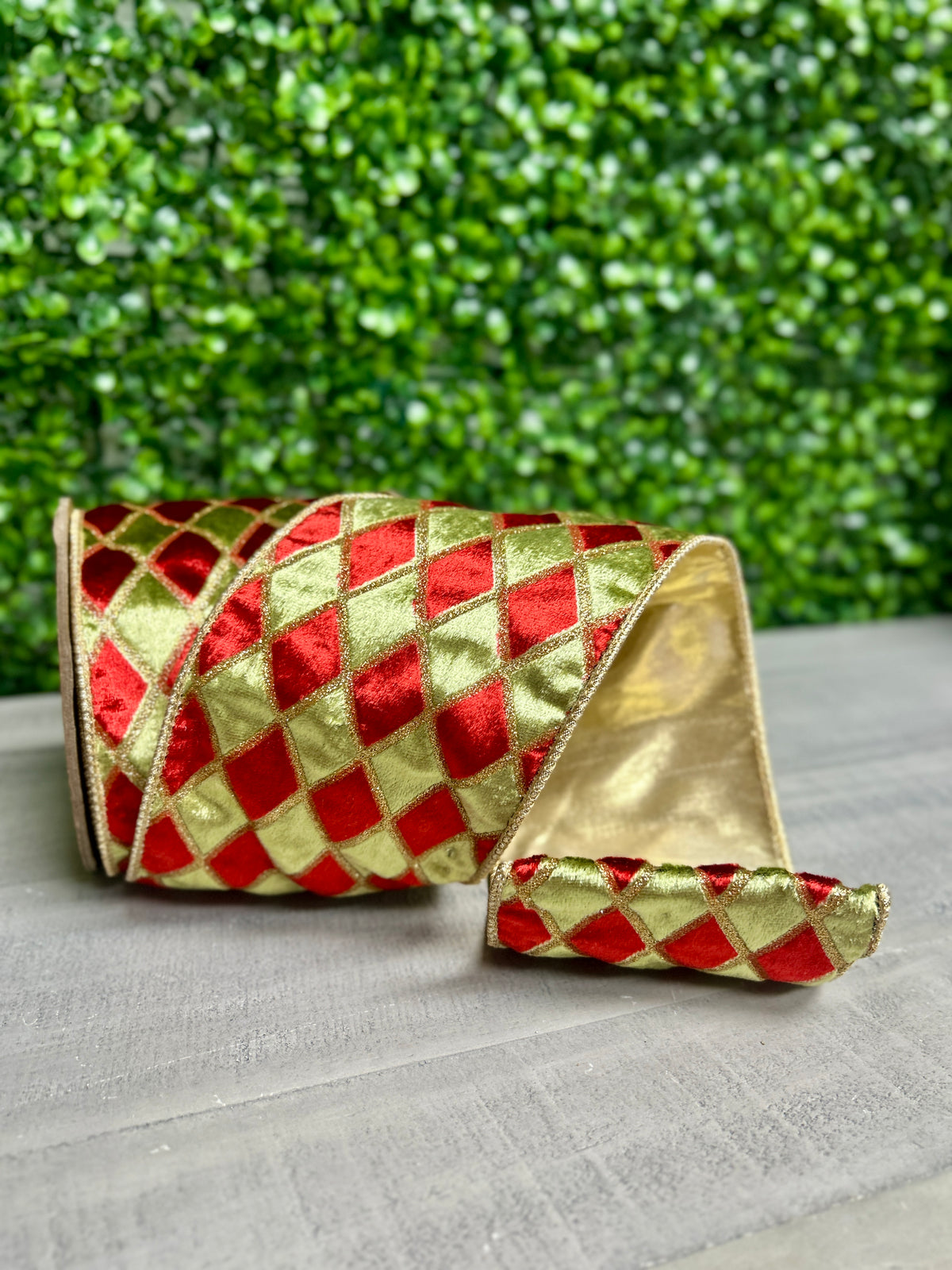 4 Inch By 5 Yard Green Red Gold Glitter Diamond Velvet Ribbon