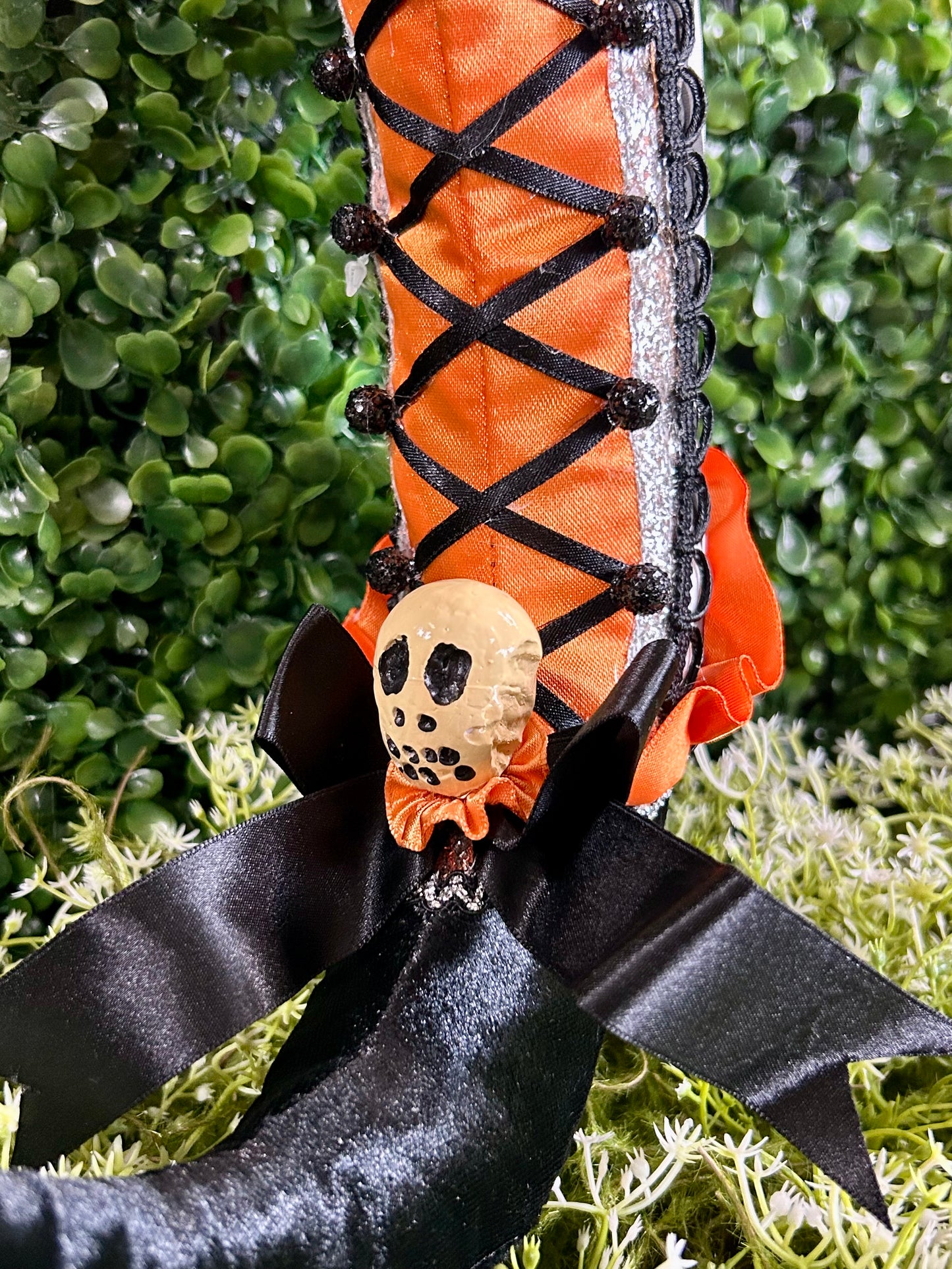 10 Inch Witches Boot With Skull
