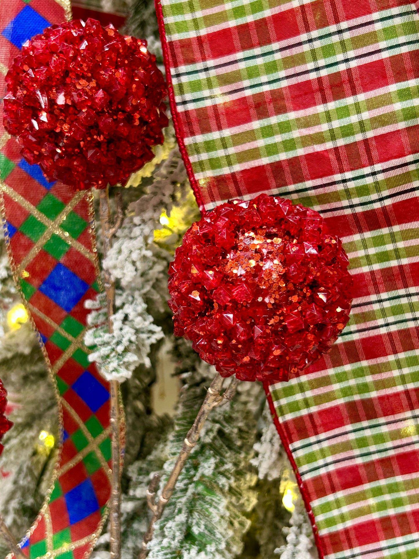 26 Inch Red Ice Ball Spray