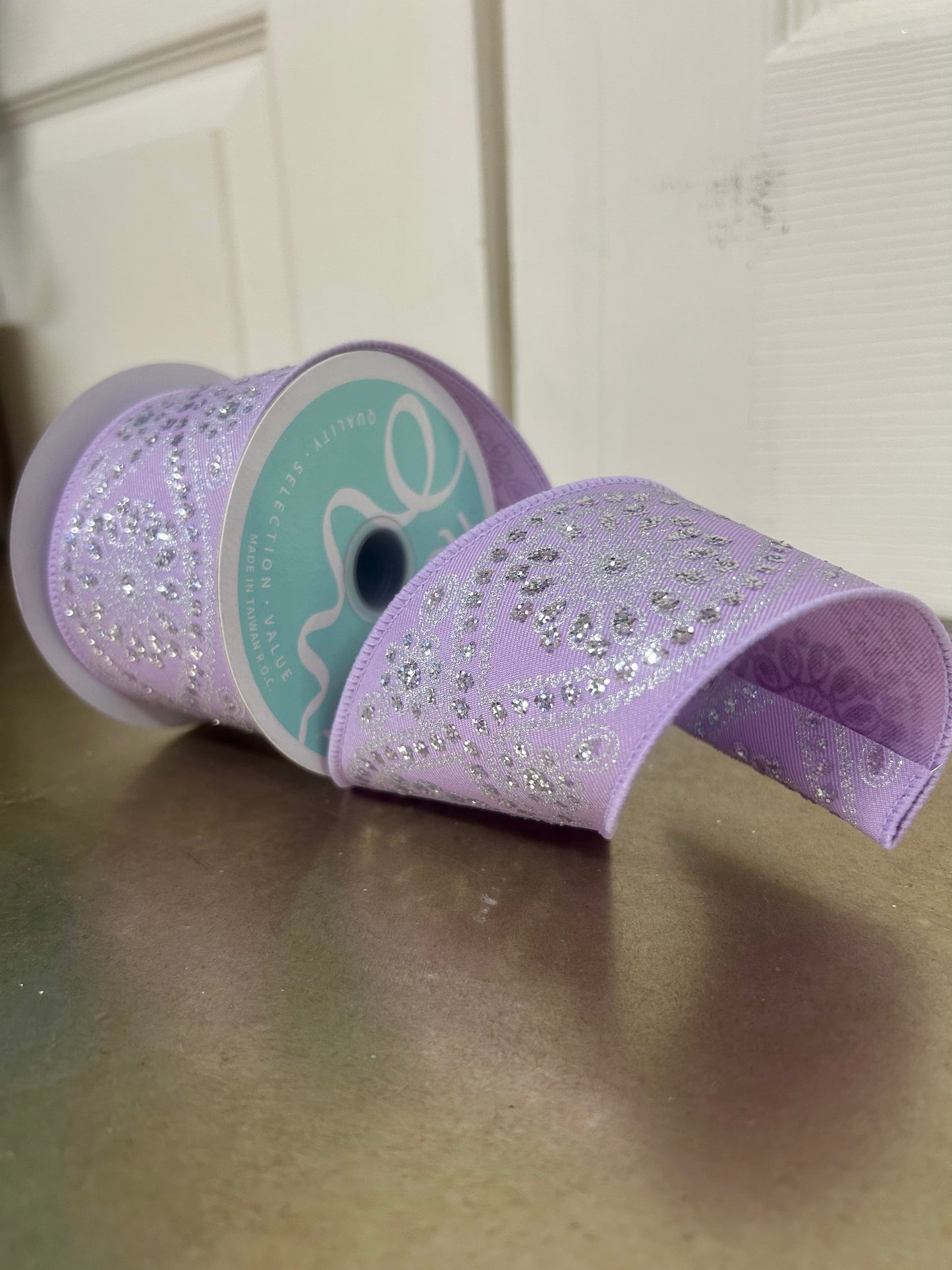 2.5 Inch By 10 Yard Lavender And Silver Deluxe Wavy Floral Ribbon