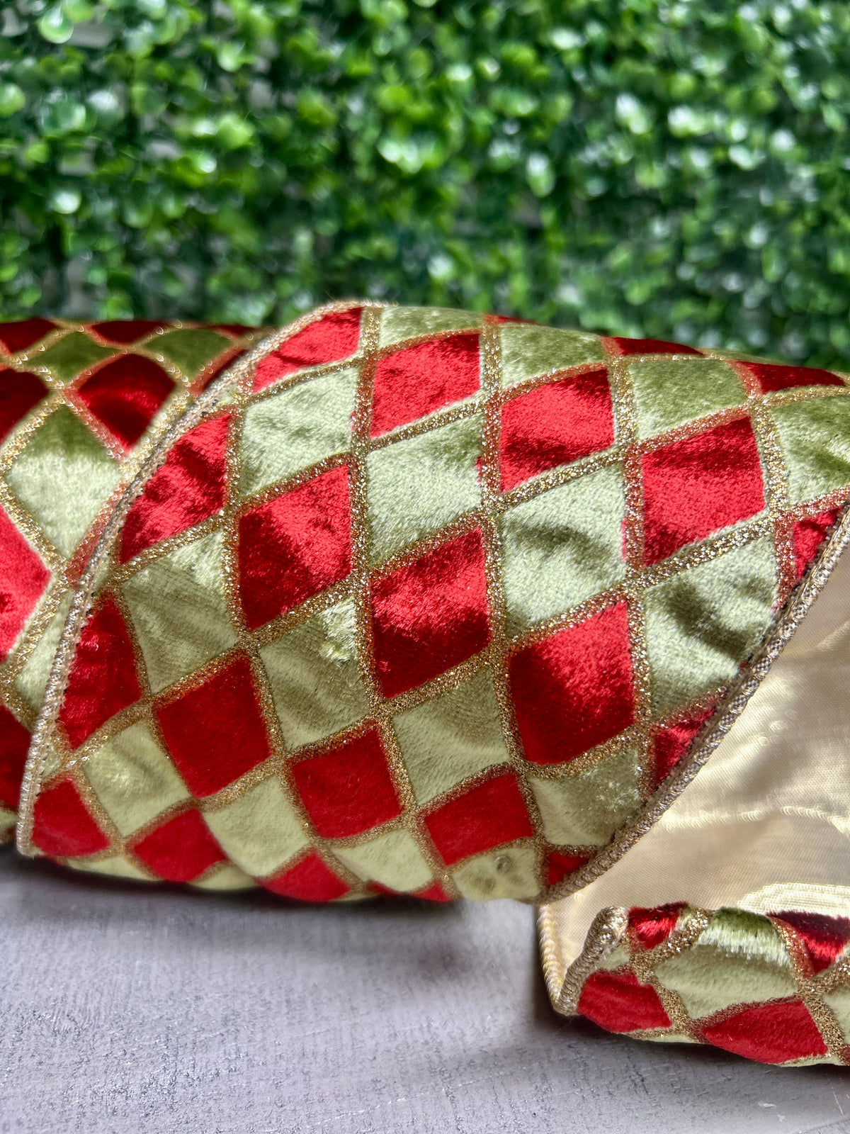 4 Inch By 5 Yard Green Red Gold Glitter Diamond Velvet Ribbon
