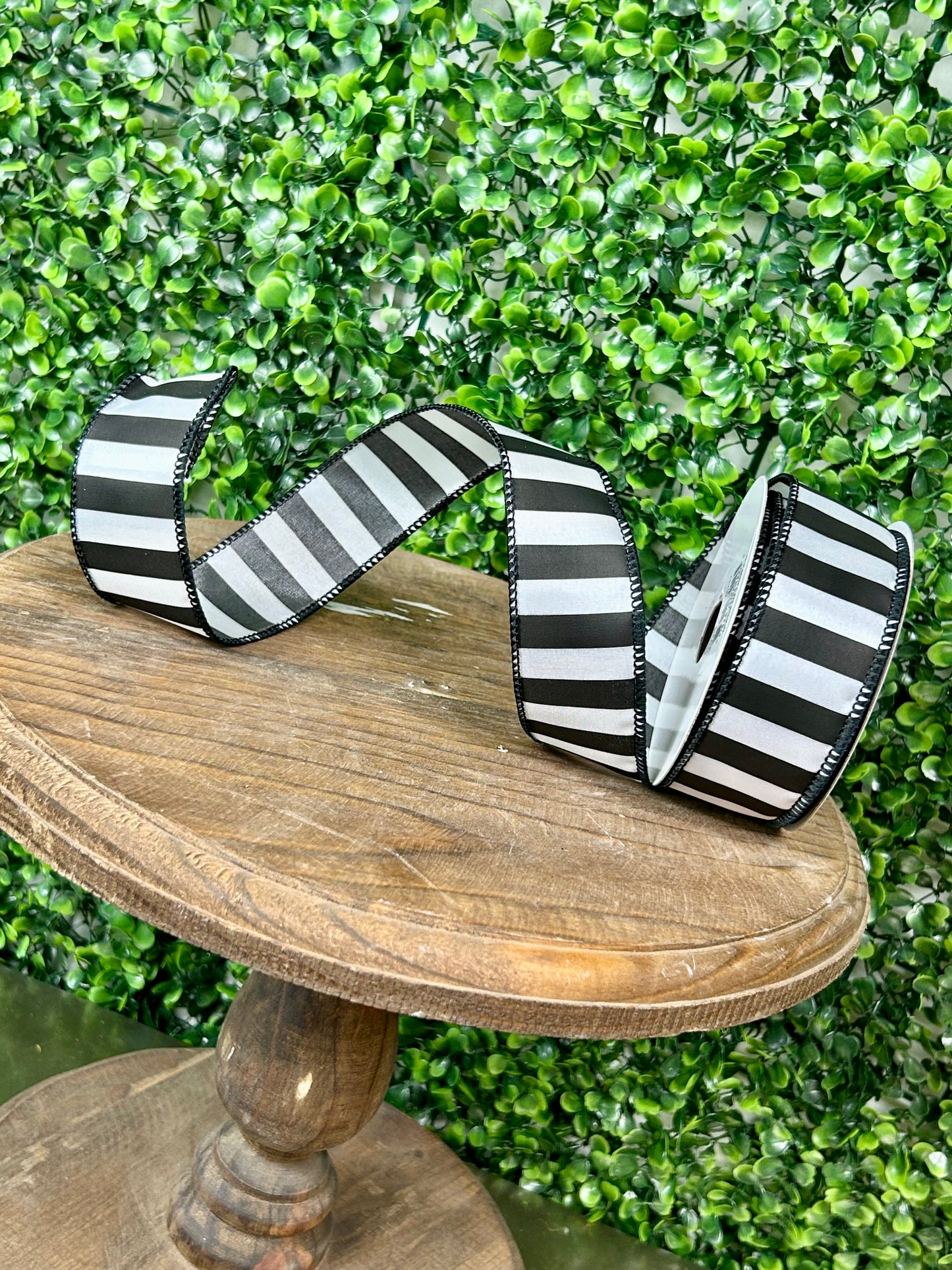 1.5 Inch By 10 Yard Black And White Medium Horizontal Stripe Ribbon