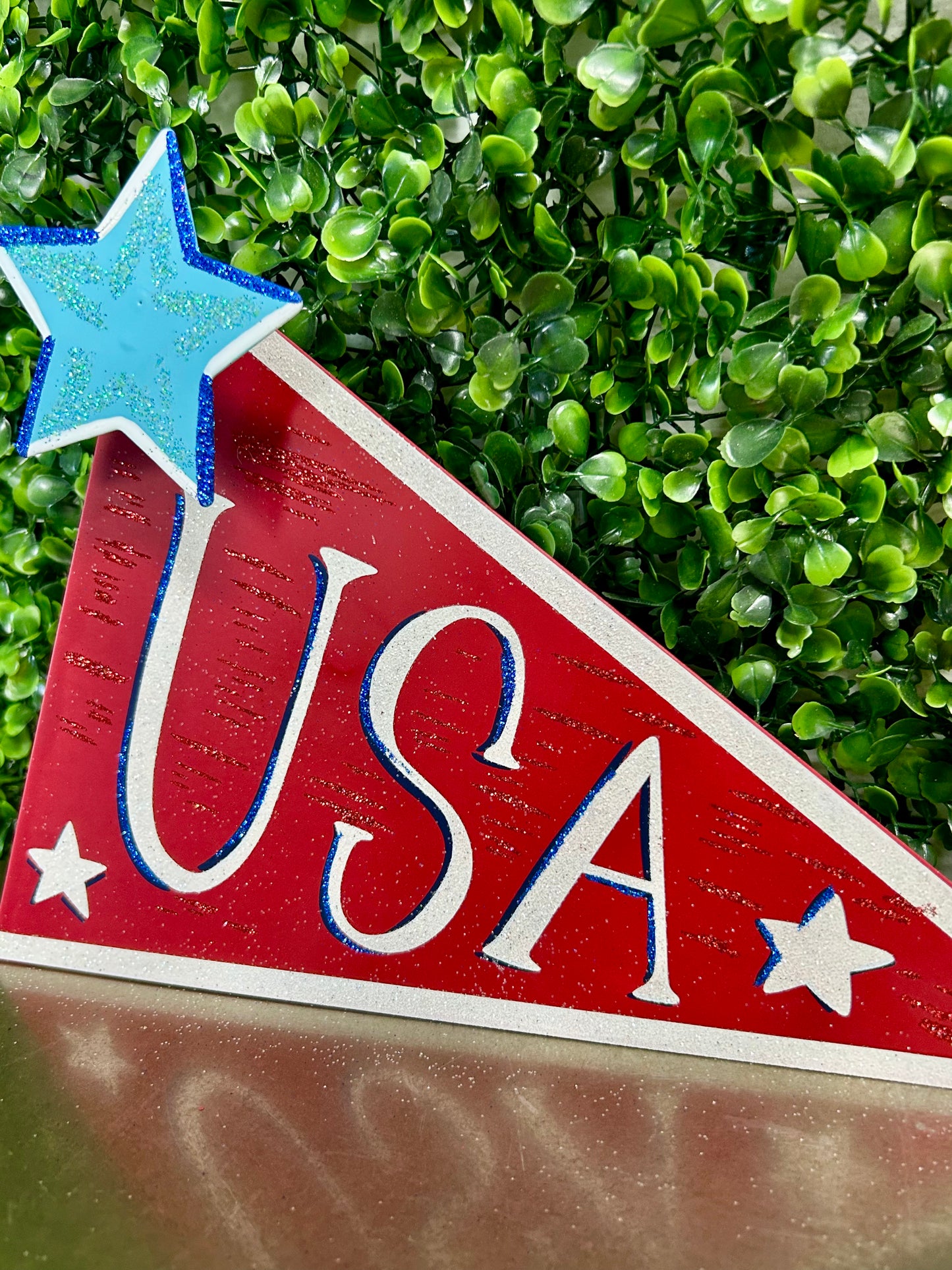 Set Of 2 USA And Stars Stripes Pennants Sign Stakes
