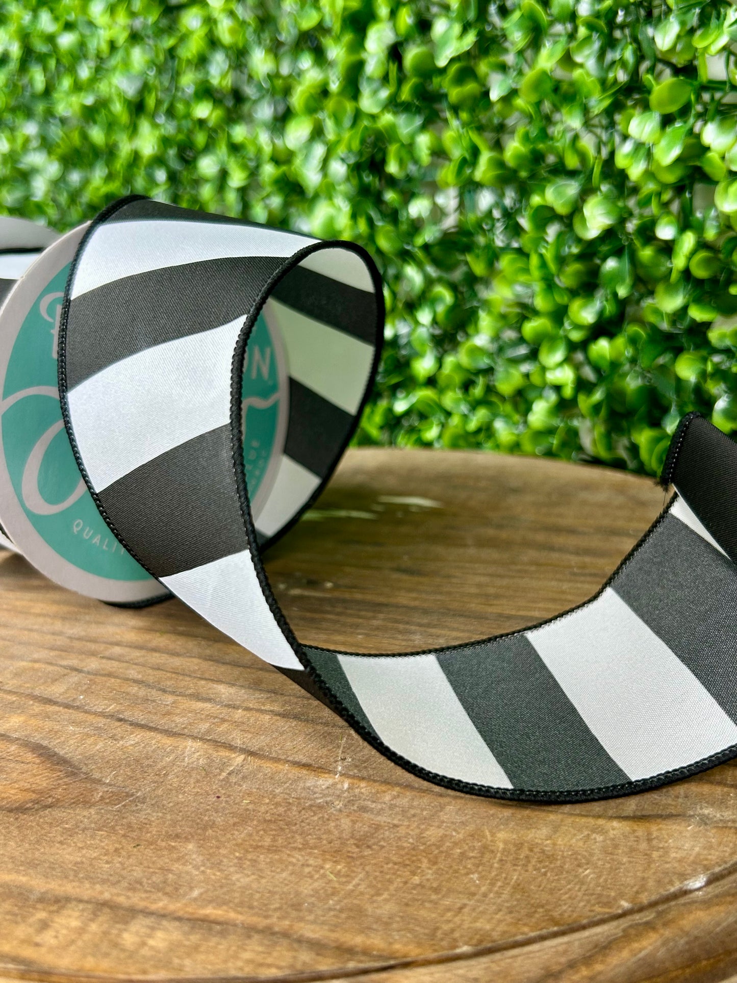 2.5 Inch By 10 Yard Black And White Wide Stripe Ribbon