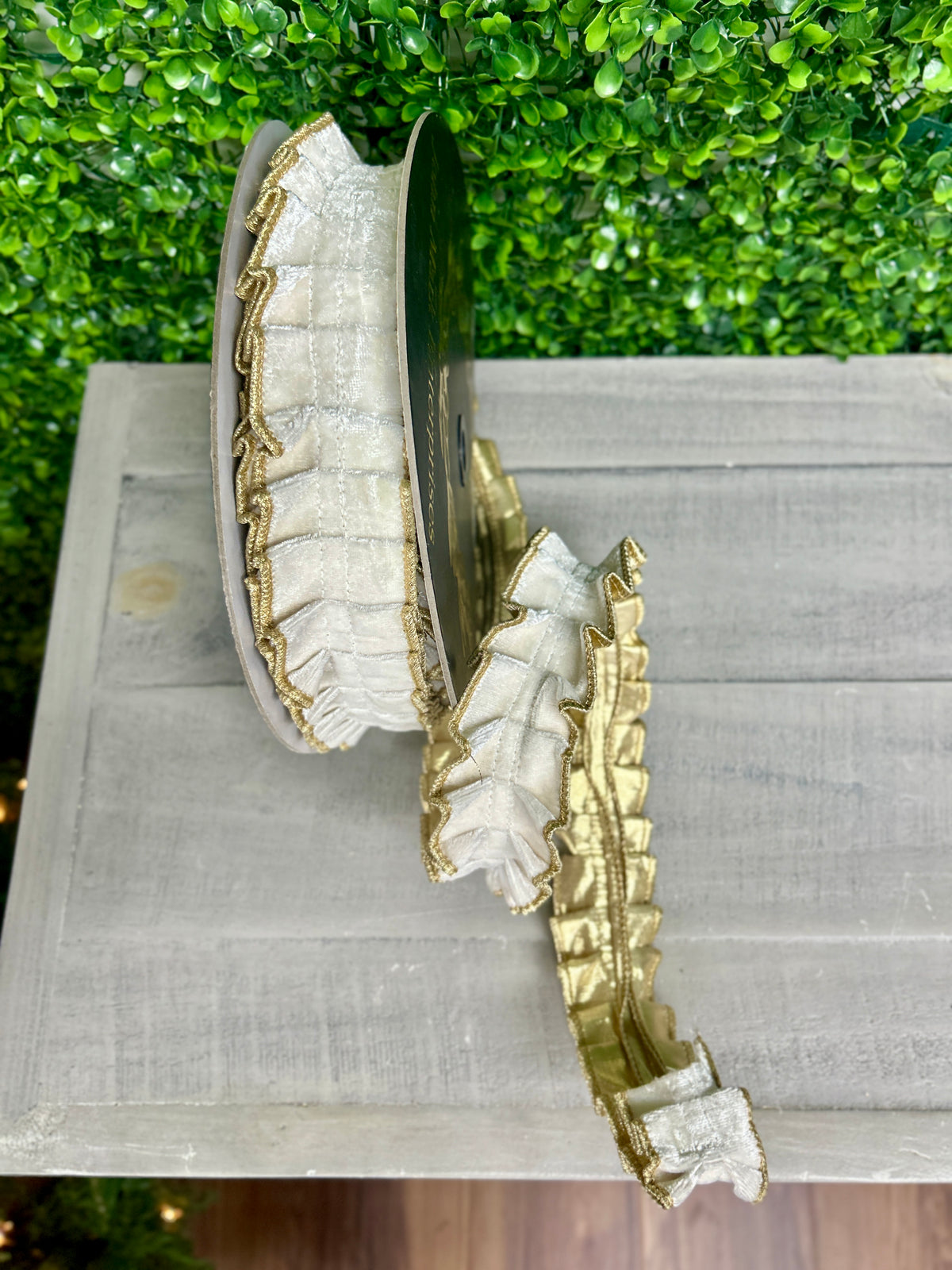 John Mark 1.5 Inch By 10 Yard White Velvet Pleated Metallic Dupioni Fused Ribbon