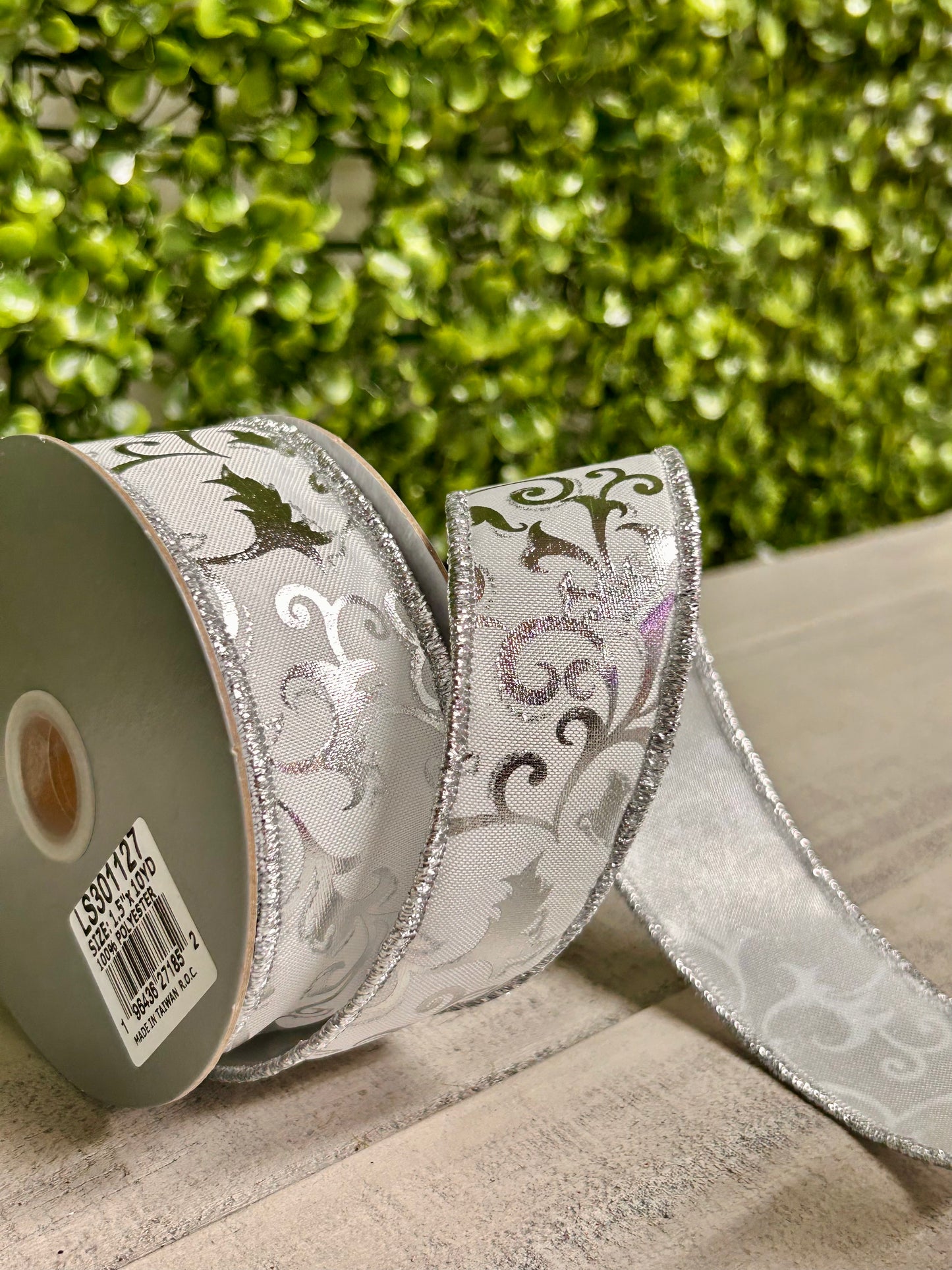 1.5 Inch By 10 Yard White And Silver Metallic Foil Swirl Leaf Ribbon