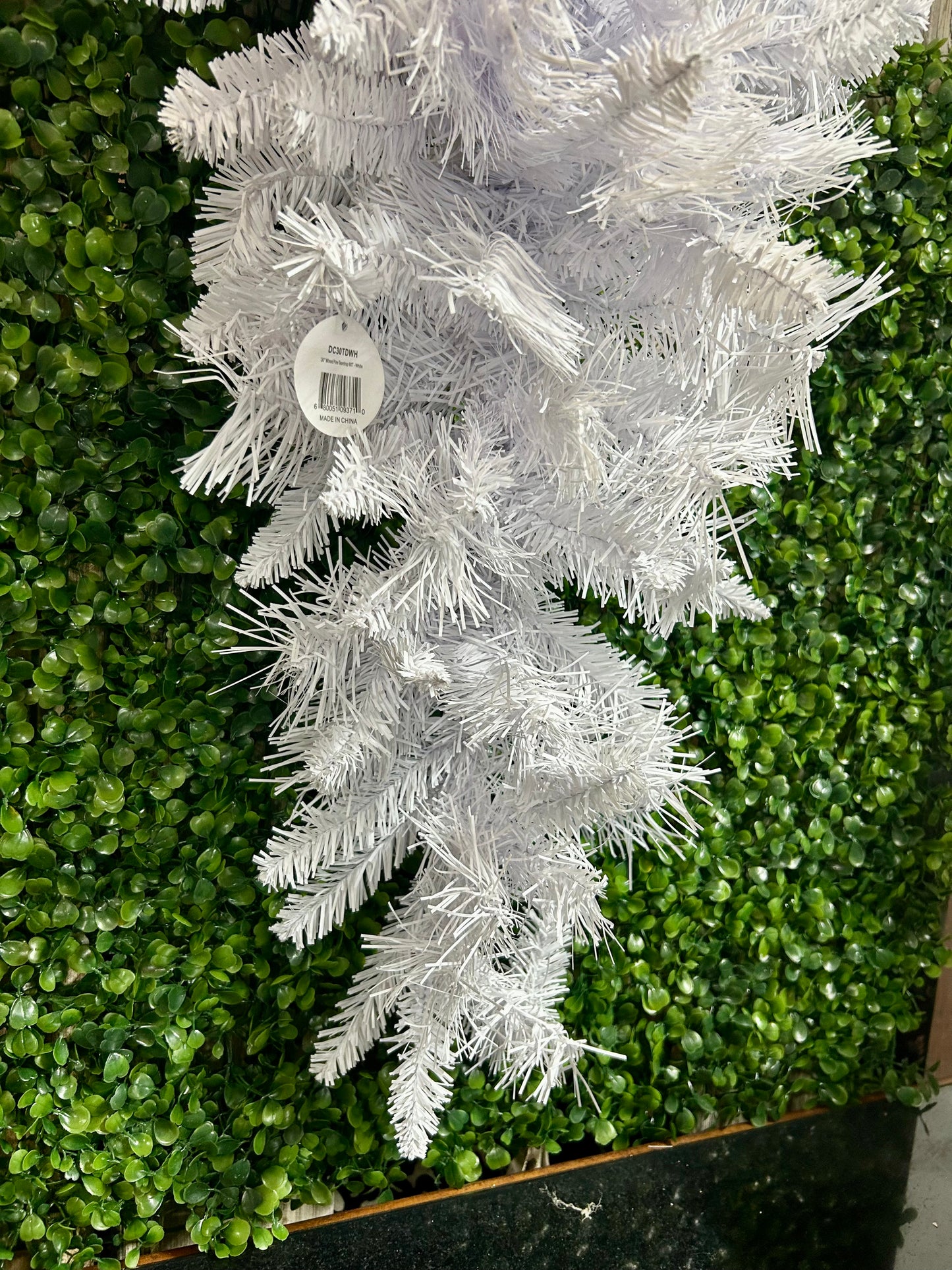 30 Inch White Mixed Pine Teardrop