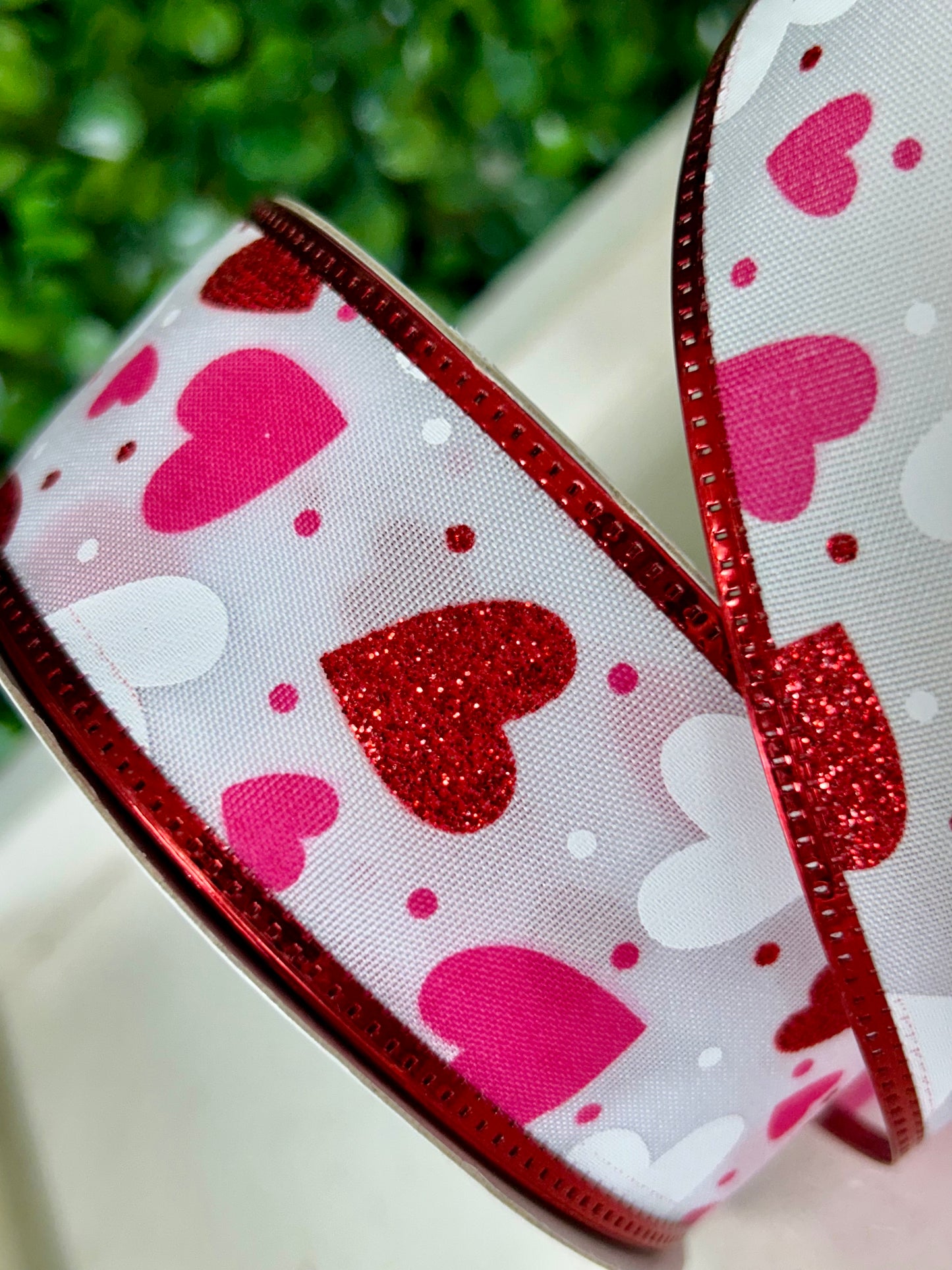 1.5 Inch By 10 Yard White Dark Pink And Red Glitter Hearts Ribbon