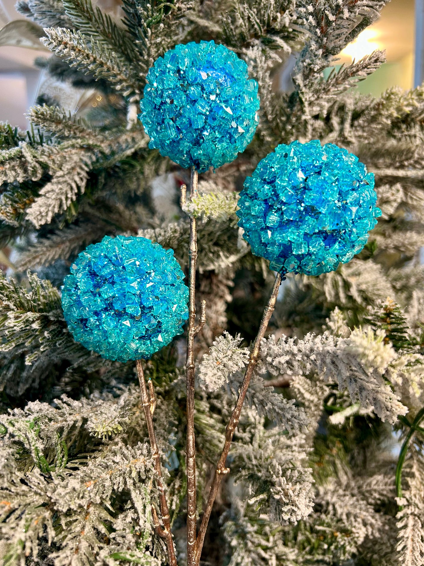 26 Inch Aqua Ice Ball Spray