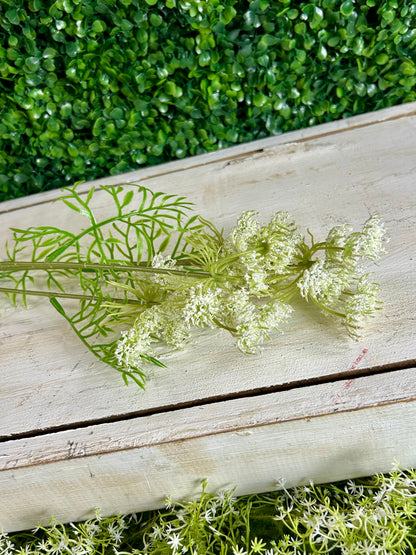 32 Inch White Queen Anne's Lace Spray