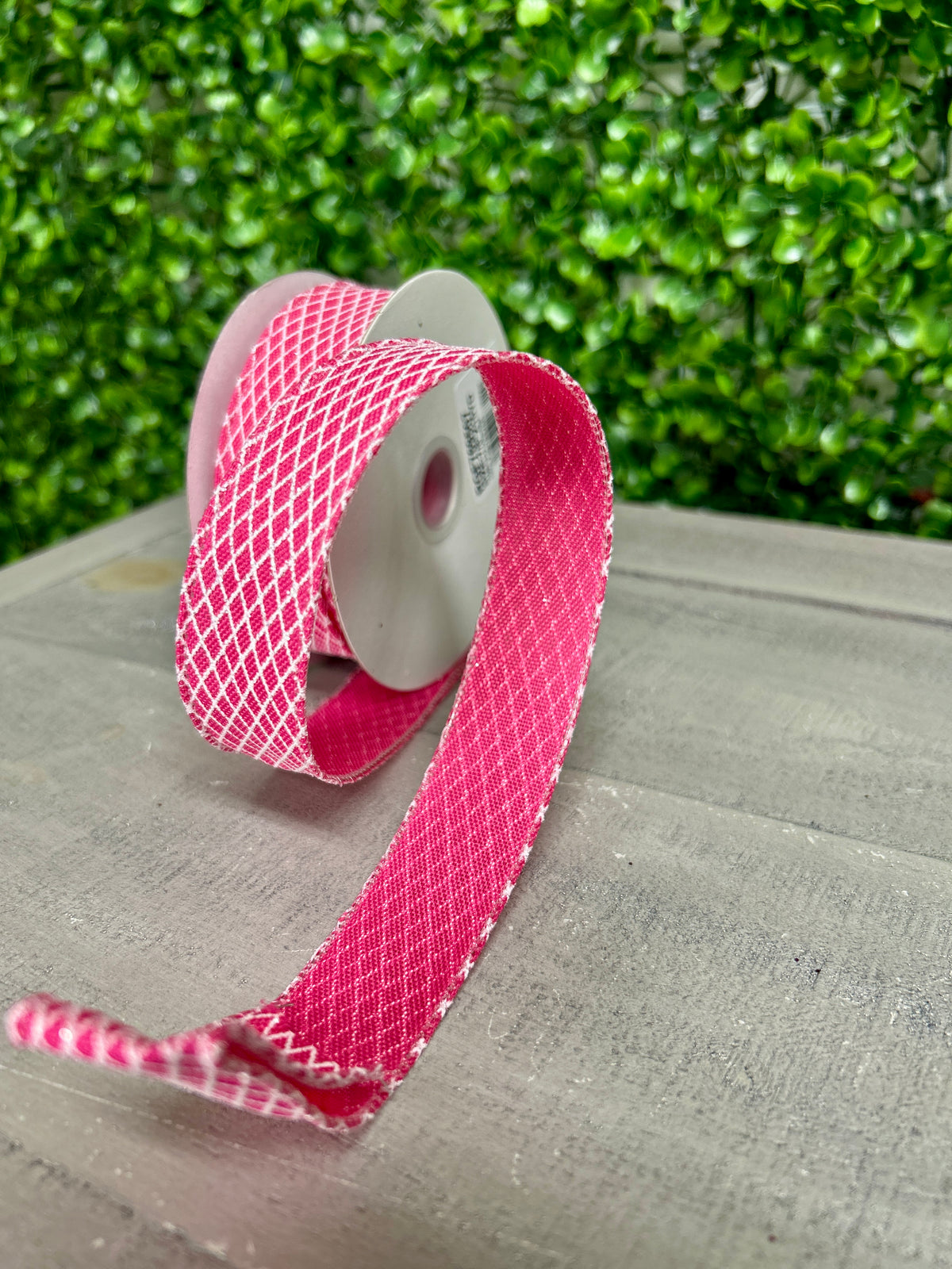7/8 Inch By 10 Yard Fuchsia And White Mini Harlequin Ribbon
