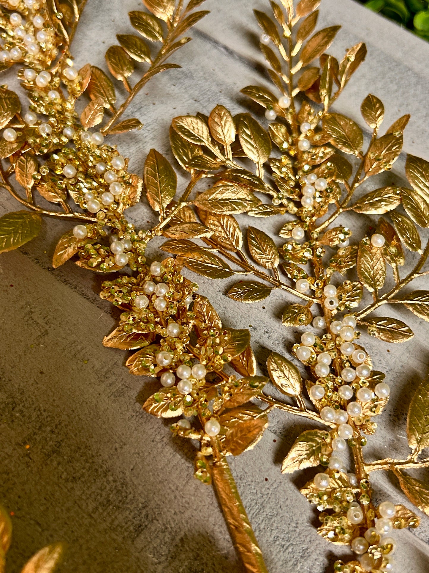 33 Inch Gold Fern And Pearl Metallic Spray