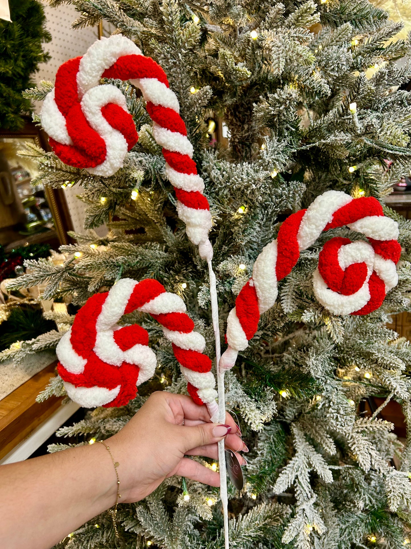 24 Inch Red And White Faux Sherpa Curl Spray