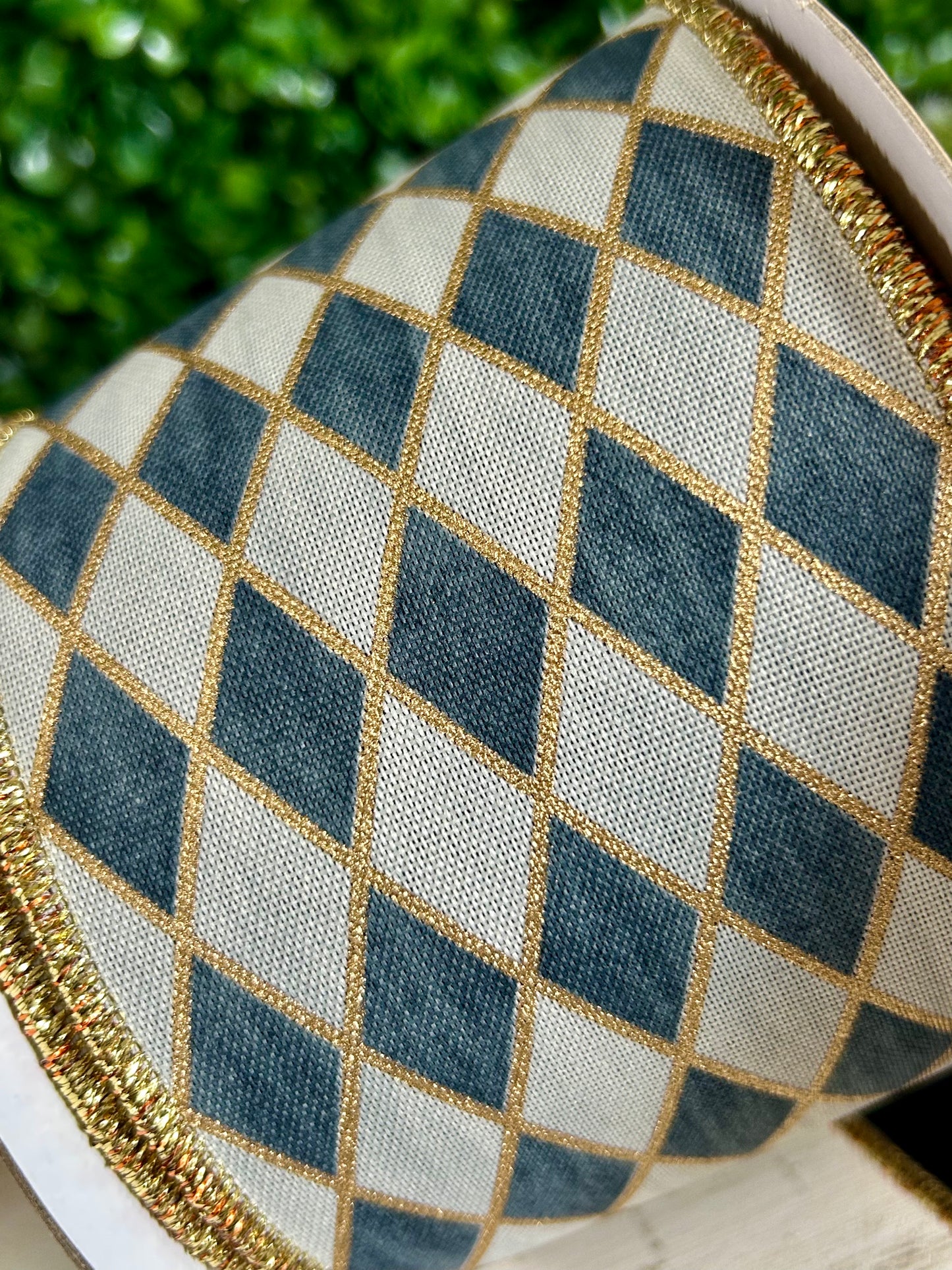 4 Inch By 10 Yard Cream Gold Grey And Black Antique Harlequin Fused Ribbon