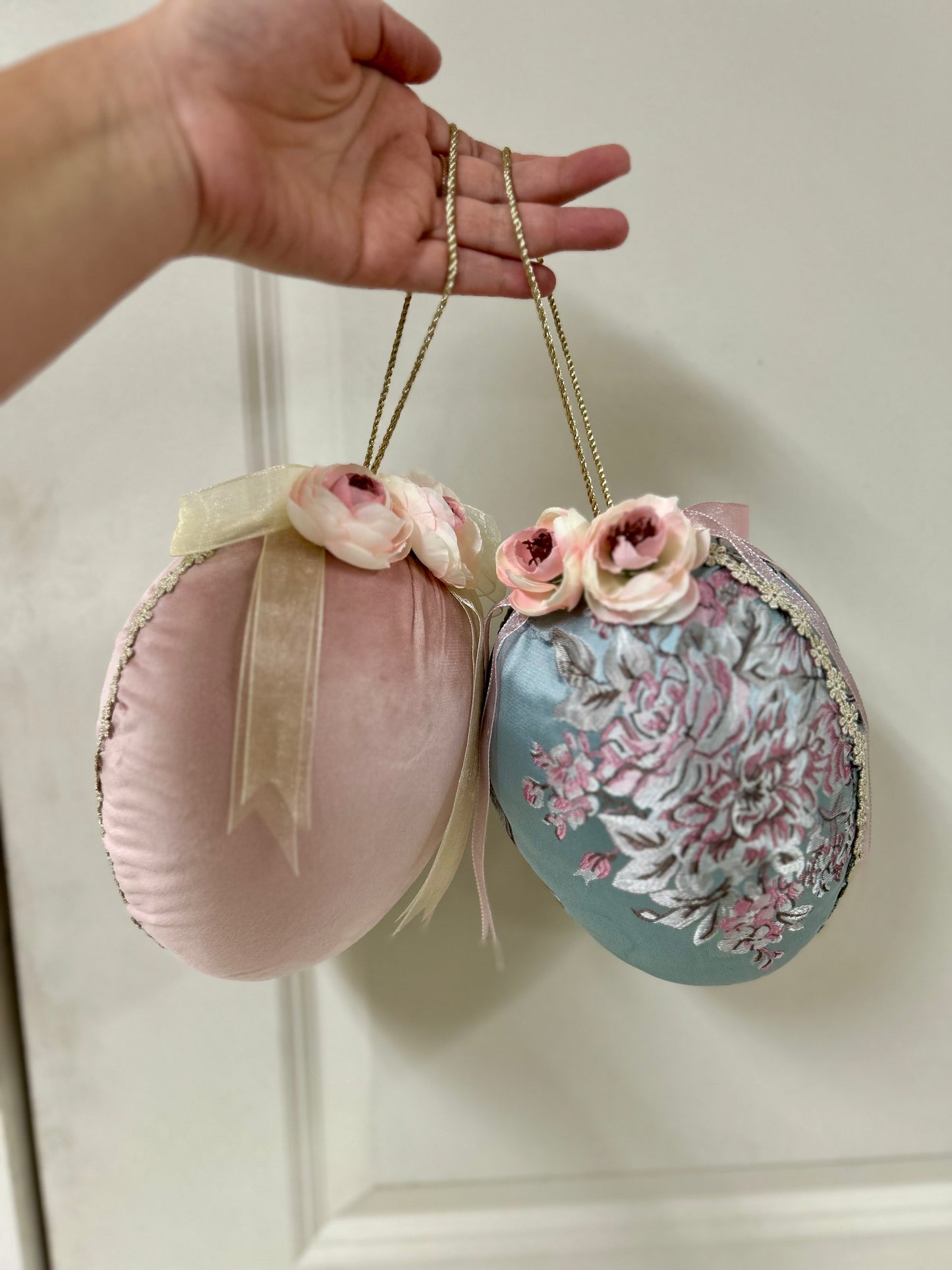 8.25 Inch Paisley And Velvet Easter Egg Two Styles