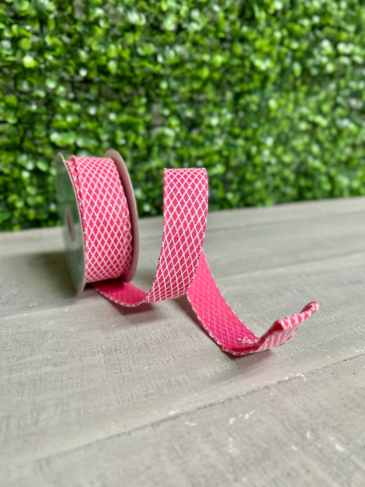 7/8 Inch By 10 Yard Fuchsia And White Mini Harlequin Ribbon