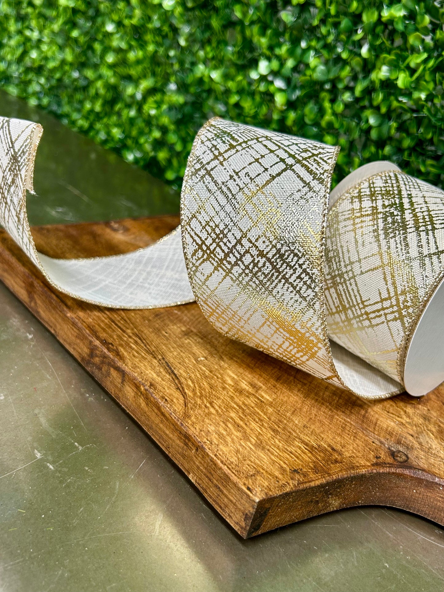 2.5 Inch By 10 Yard Cream And Gold Metallic Stripe Ribbon