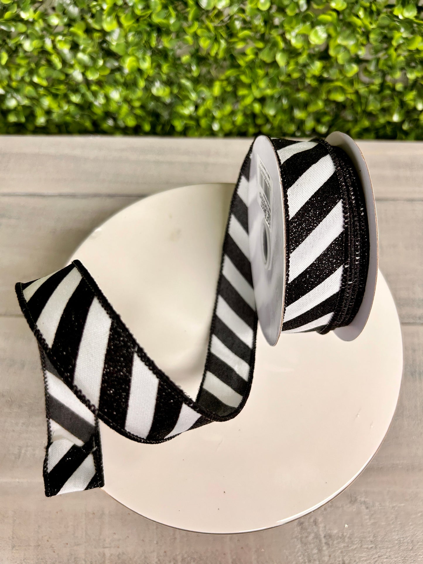 7/8 Inch By 10 Yard White And Black Diagonal Glitter Stripe Ribbon