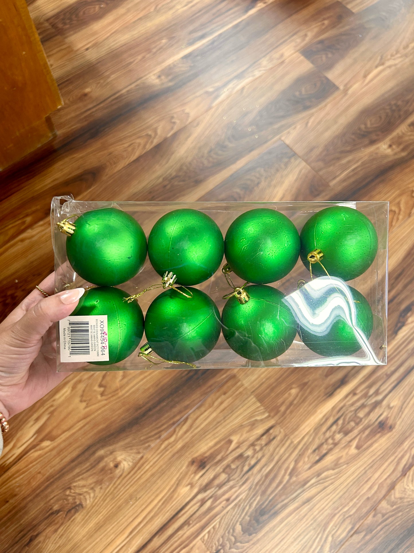 2.75 Inch Green 8 Piece Ornament Set
