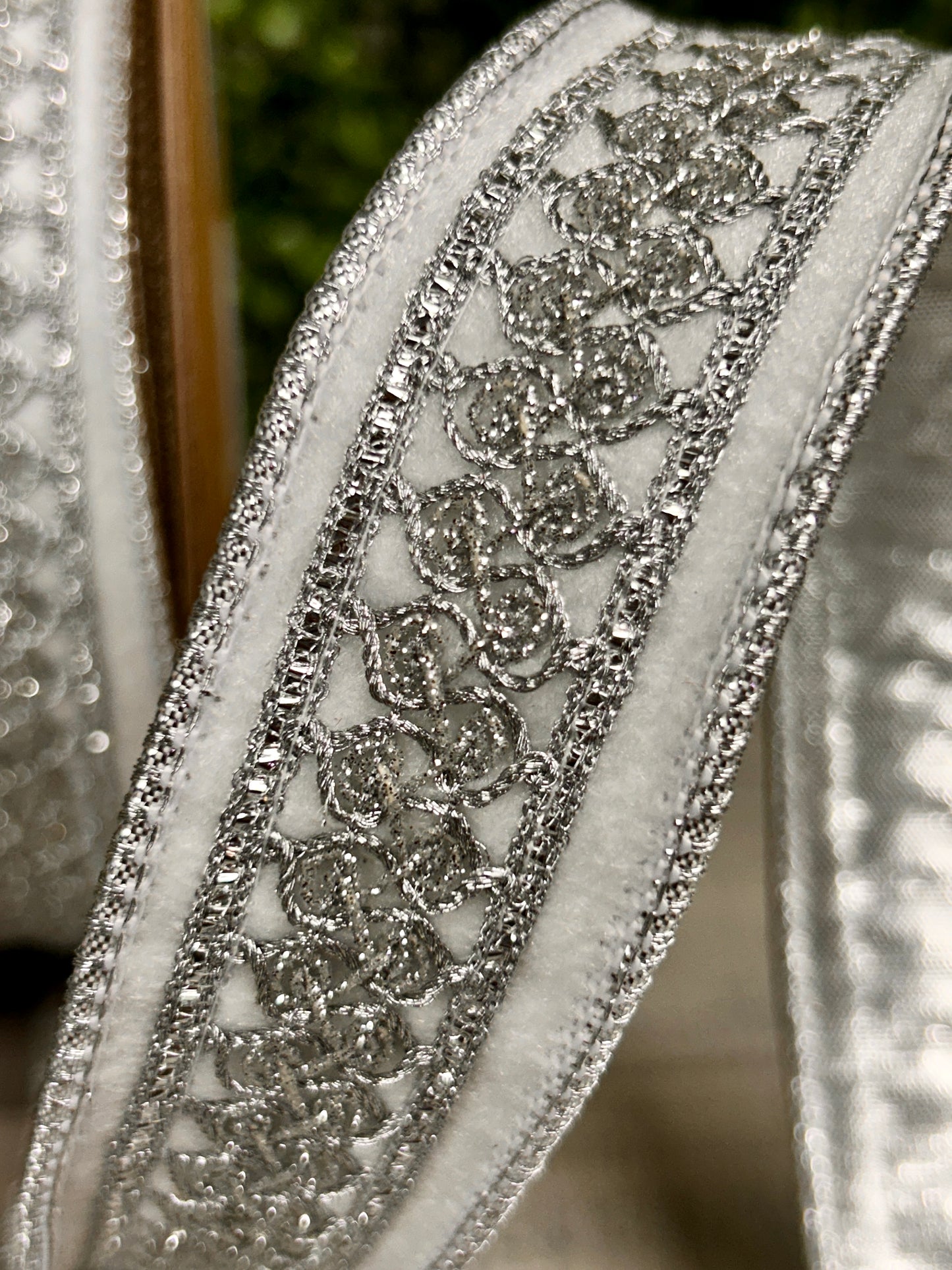 1.5 Inch By 10 Yard White And Silver Velvet Ribbon With Metallic Trim