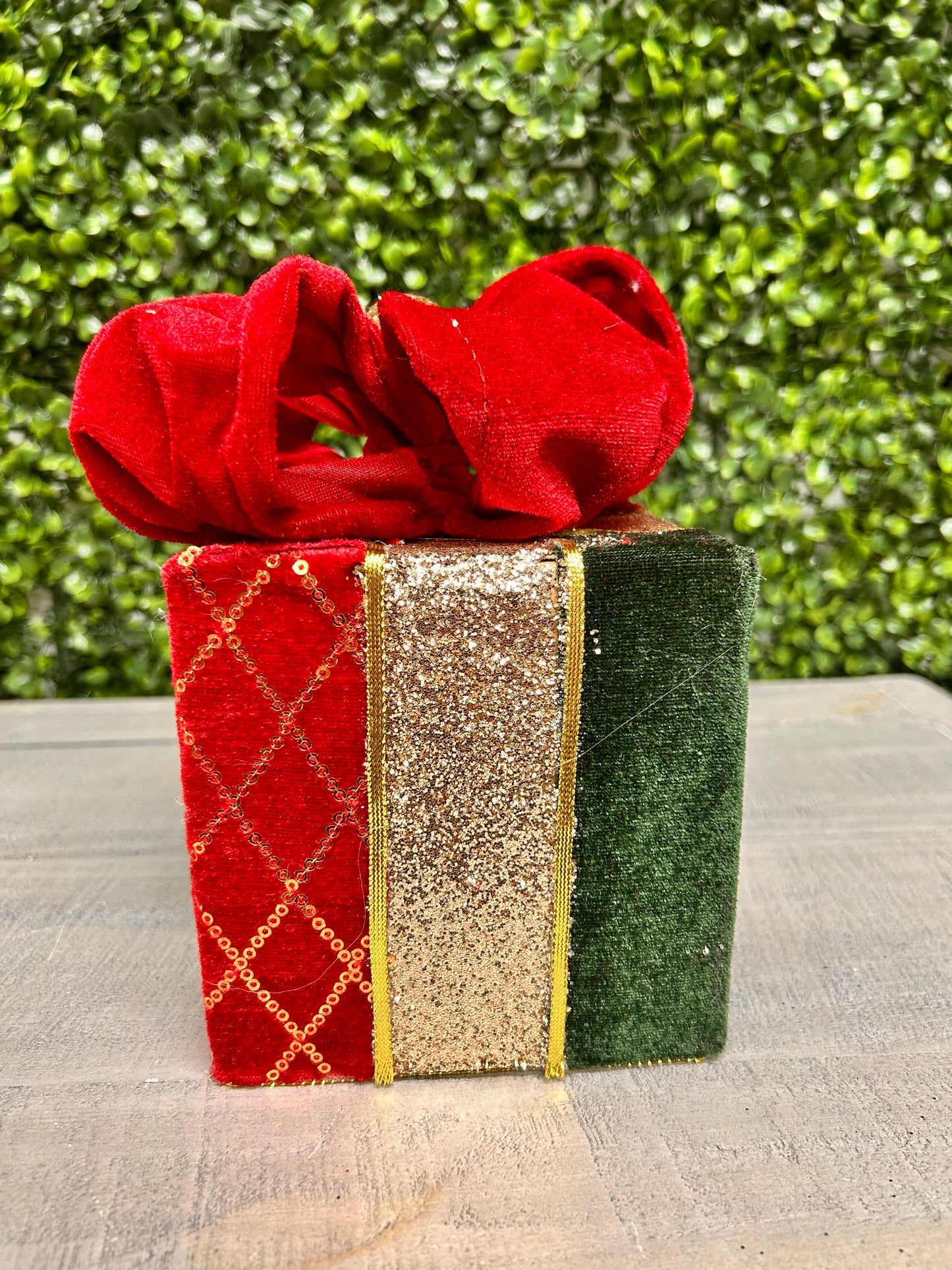 Fabric Velvet Red And Green Gift Box Three Assorted