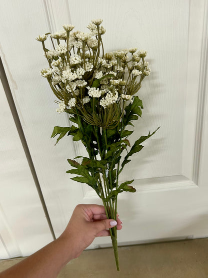 21 Inch Cream Queen Ann Lace Bush