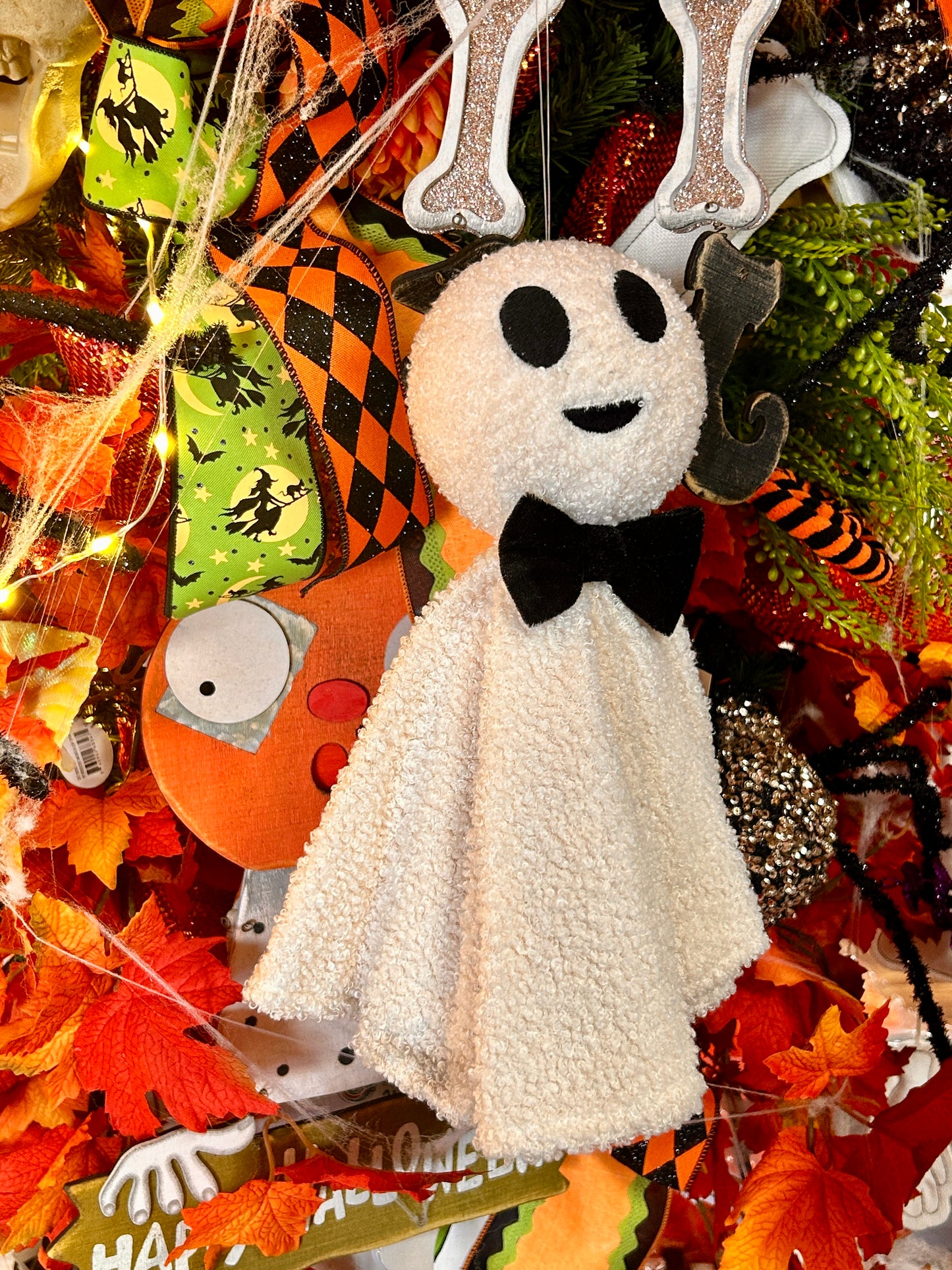 12.5 Inch Hanging Black And White Ghost