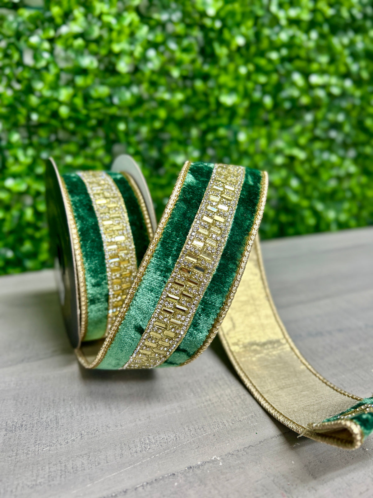 John Mark 1.5 Inch By 5 Yard Green Velvet Jeweled Center Fused Backing Ribbon