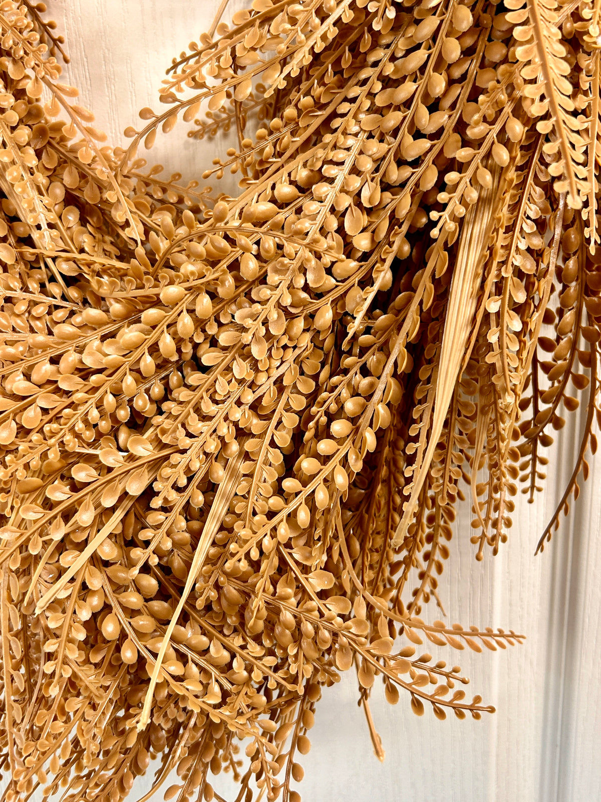 34 Inch Oval Beige Mixed Blade Bead Grass Wreath