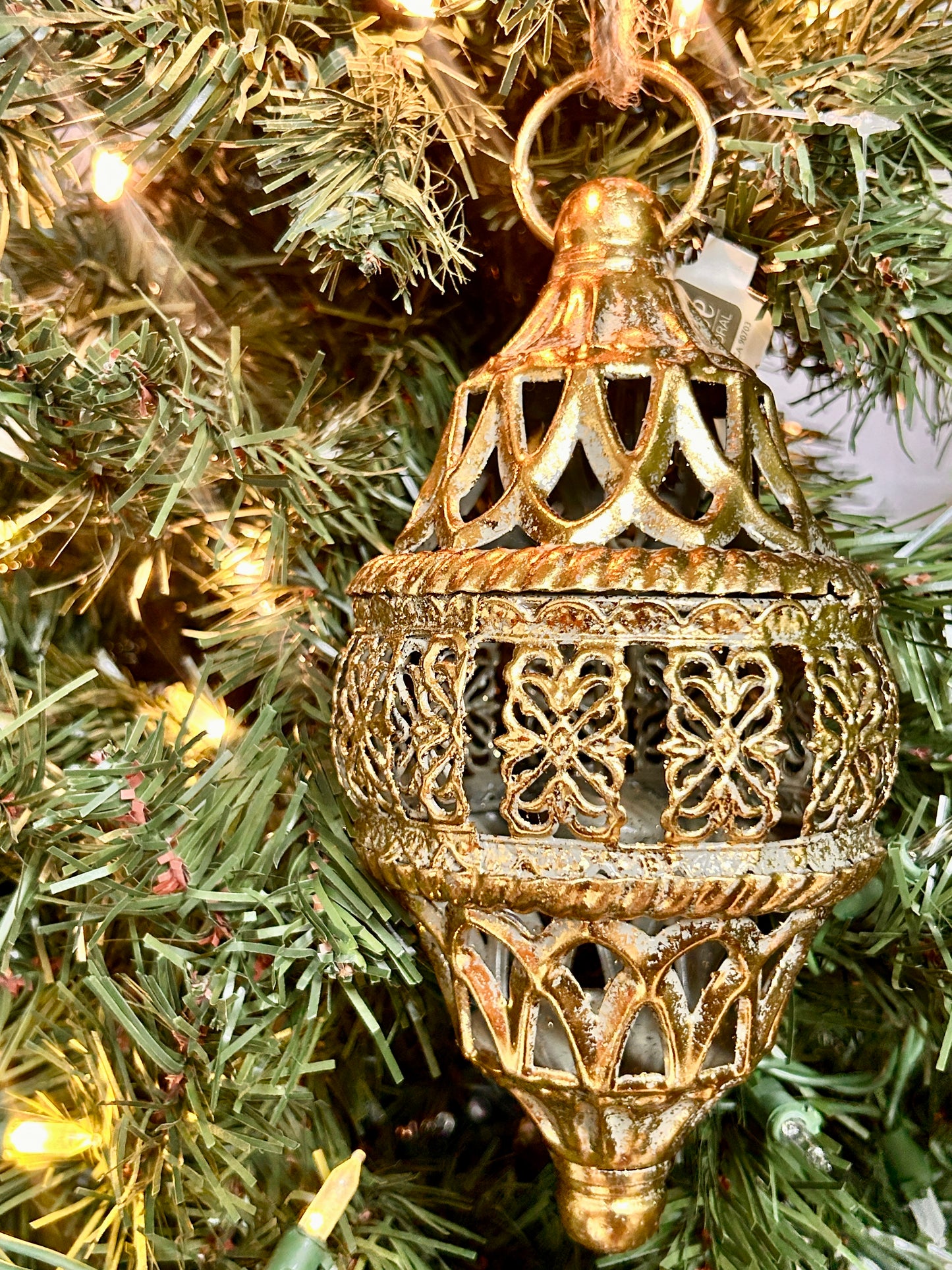 7.5 Inch Gold Metal Filigree Finial Ornament