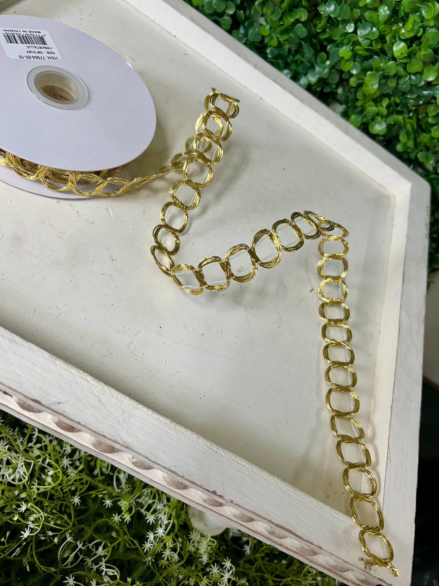 7/8 Inch By 10 Yard Gold Metallic Chain Loop Ribbon