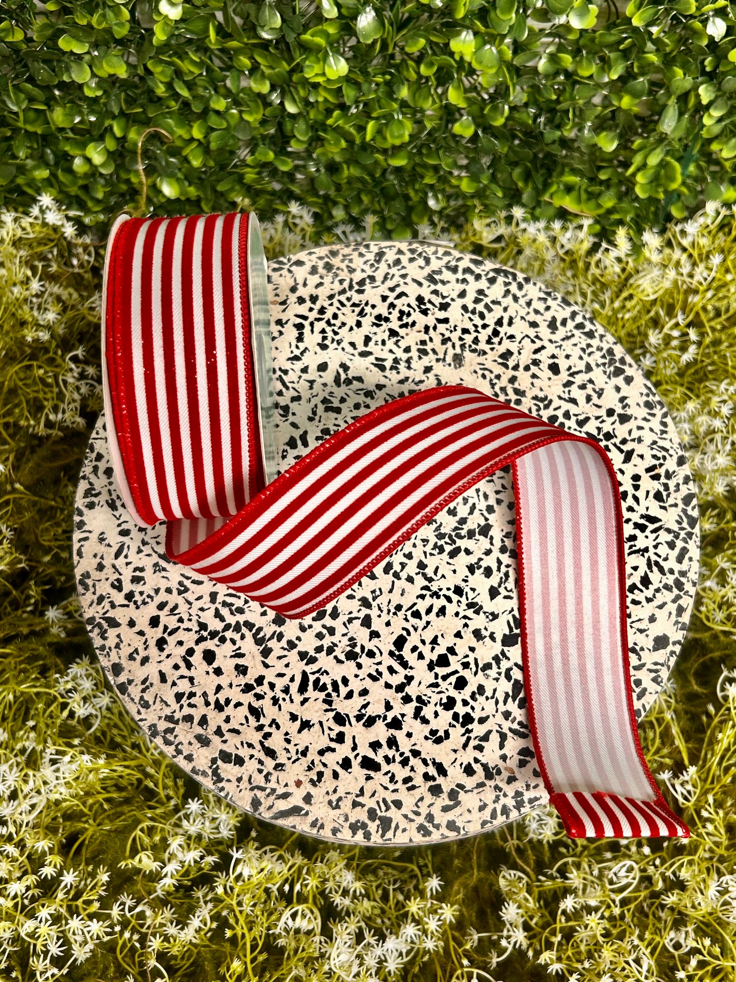 1.5 Inch By 10 Yard Red And White Glitter Velvet Vertical Lines Ribbon