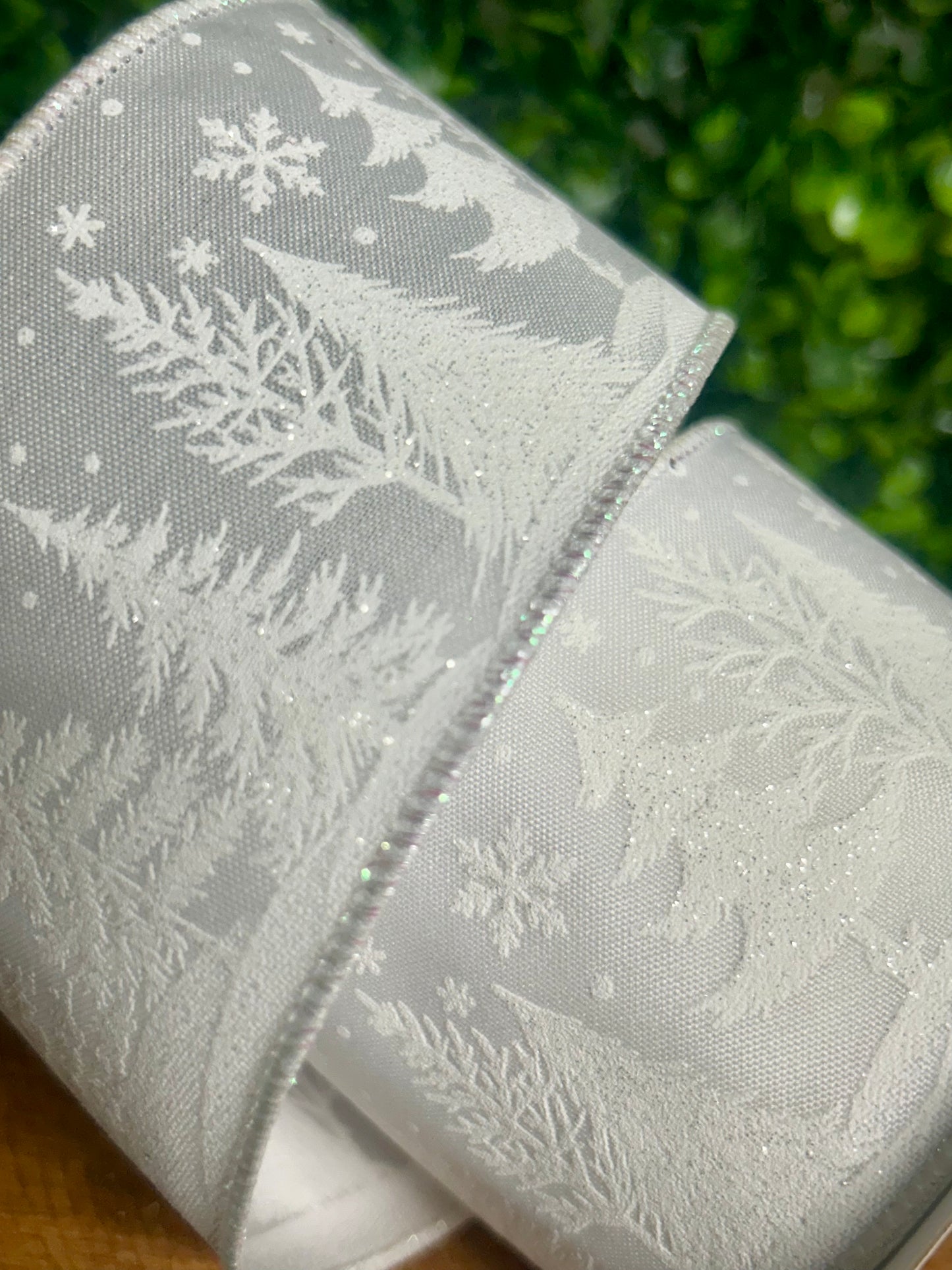 2.5 Inch By 10 Yard Glitter White Christmas Tree On White Background Ribbon