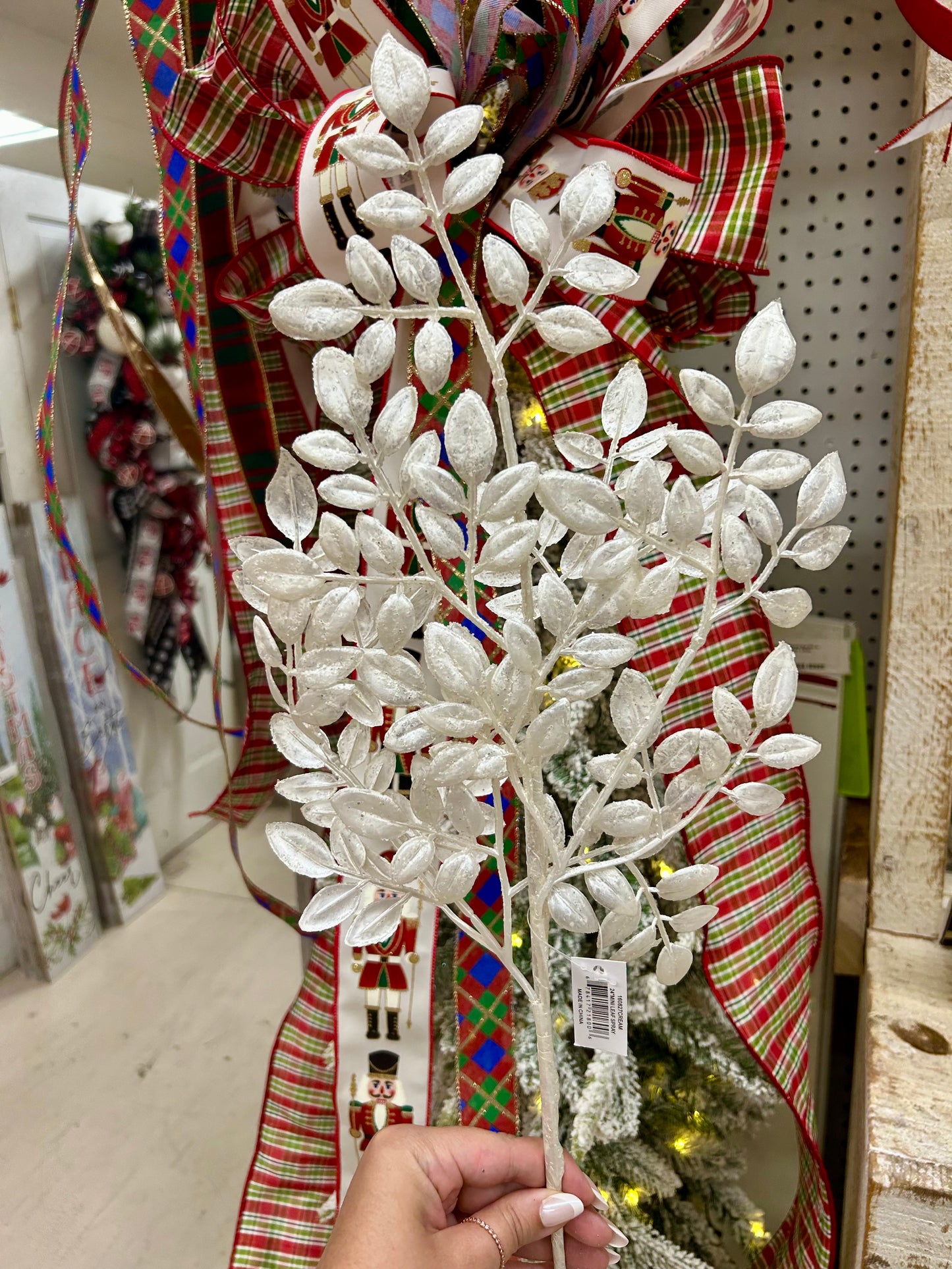 24 Inch Cream Mini Leaf Spray