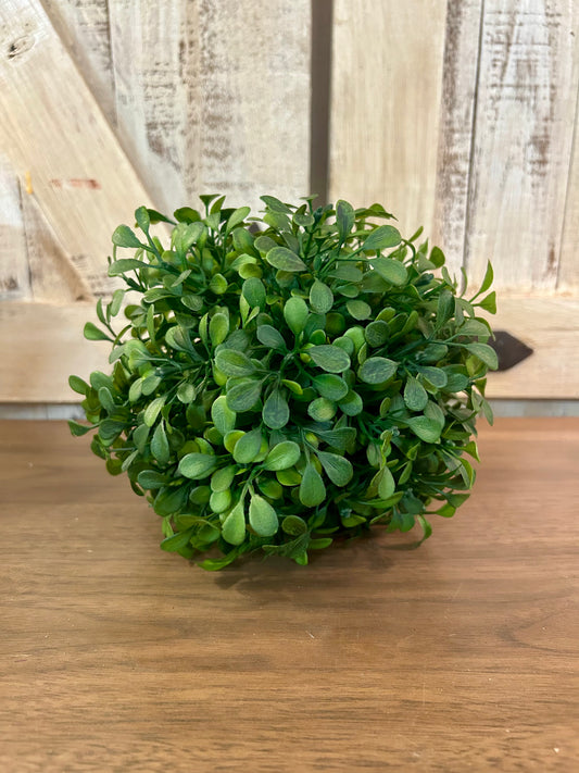 6 Inch Green Boxwood Kissing Ball