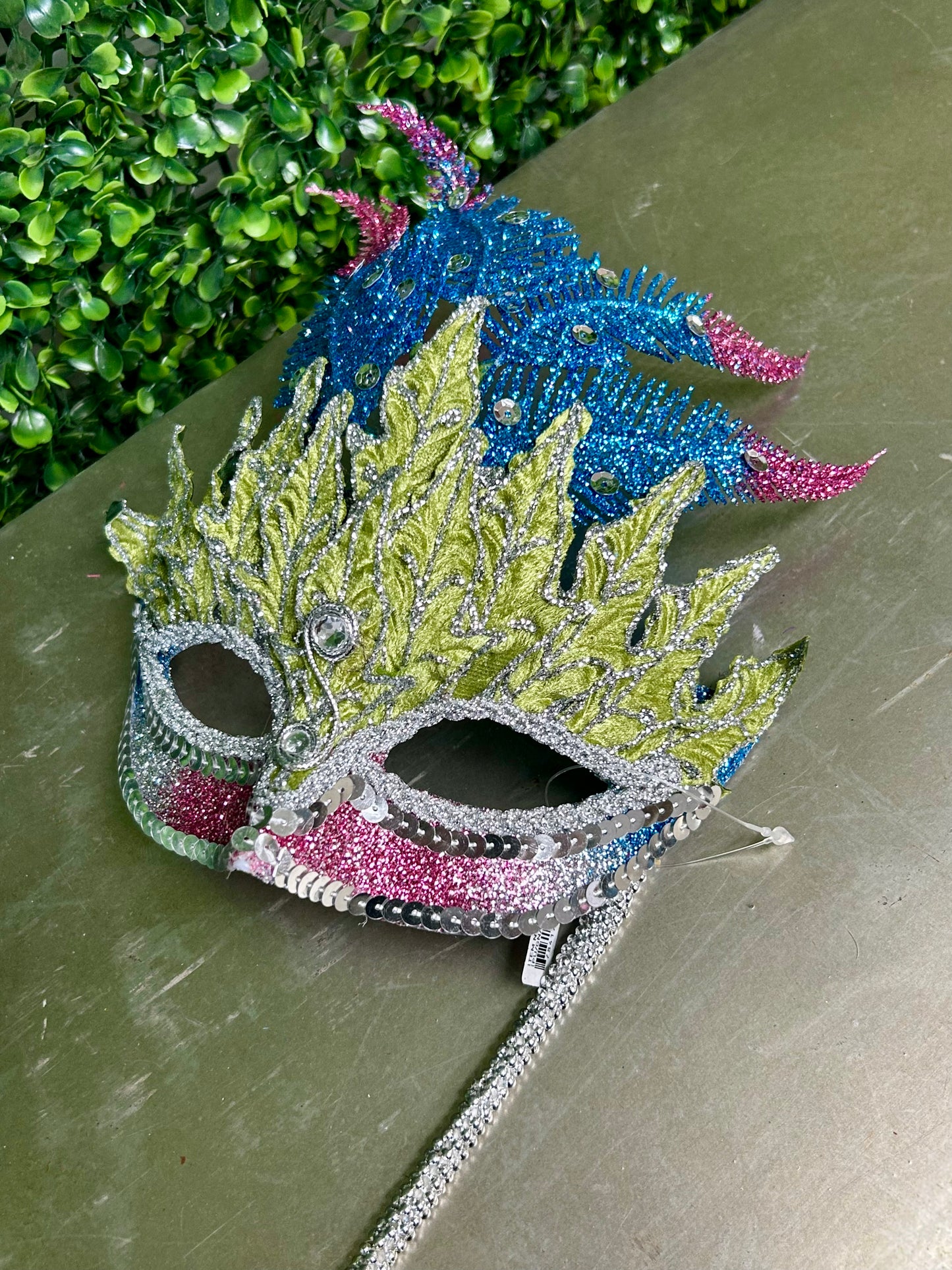 19 Inch Mardi Gras Mask Pick