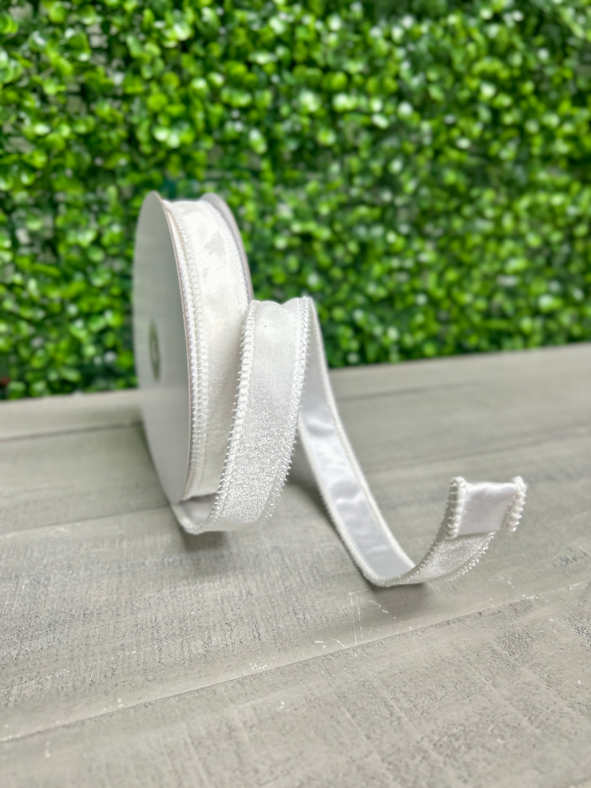 7/8 Inch By 10 Yard White Deluxe Velvet With Satin Backing Ribbon