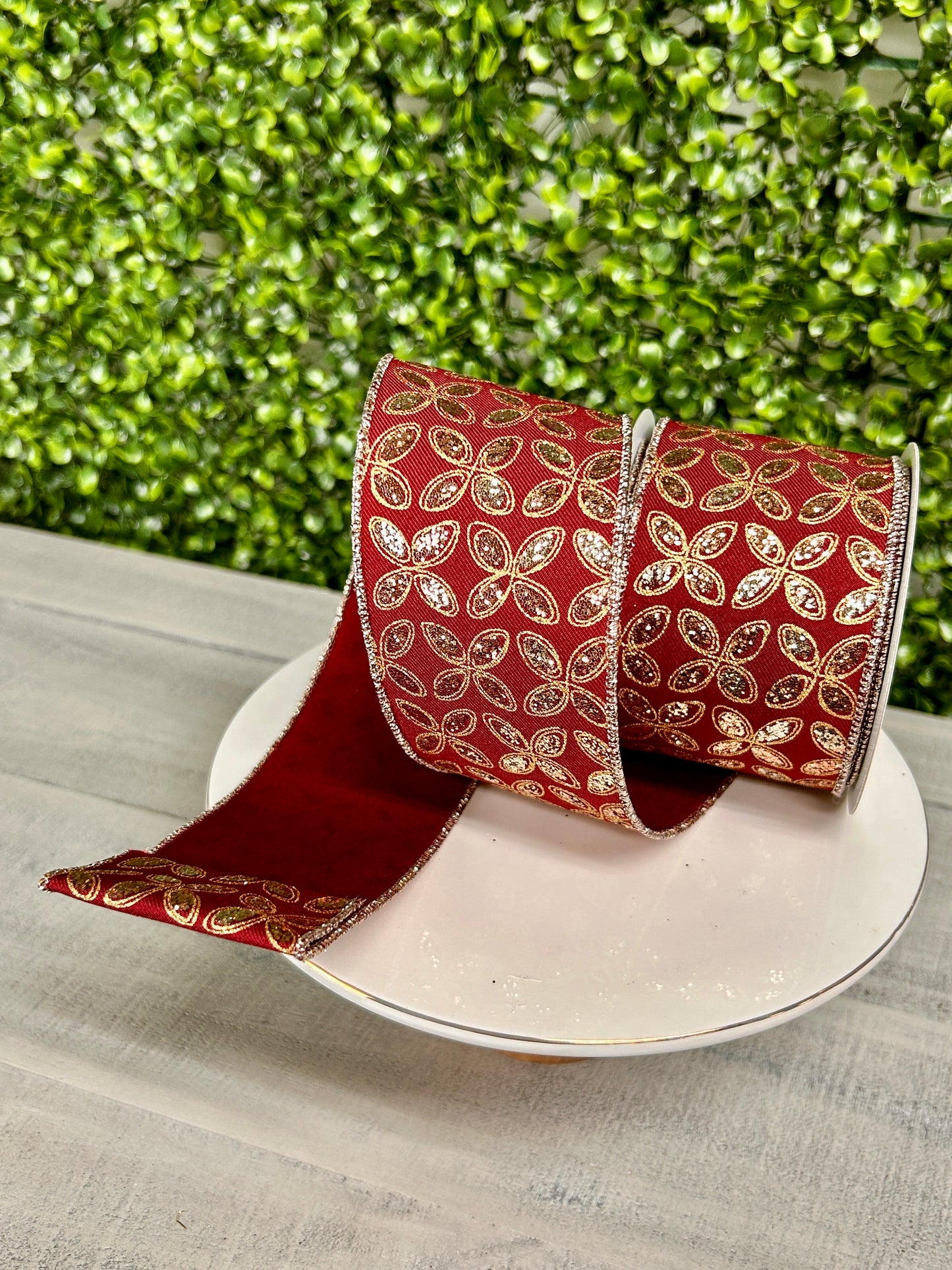 2.5 Inch By 10 Yards Burgundy And Gold Quatrefoil Petals Ribbon