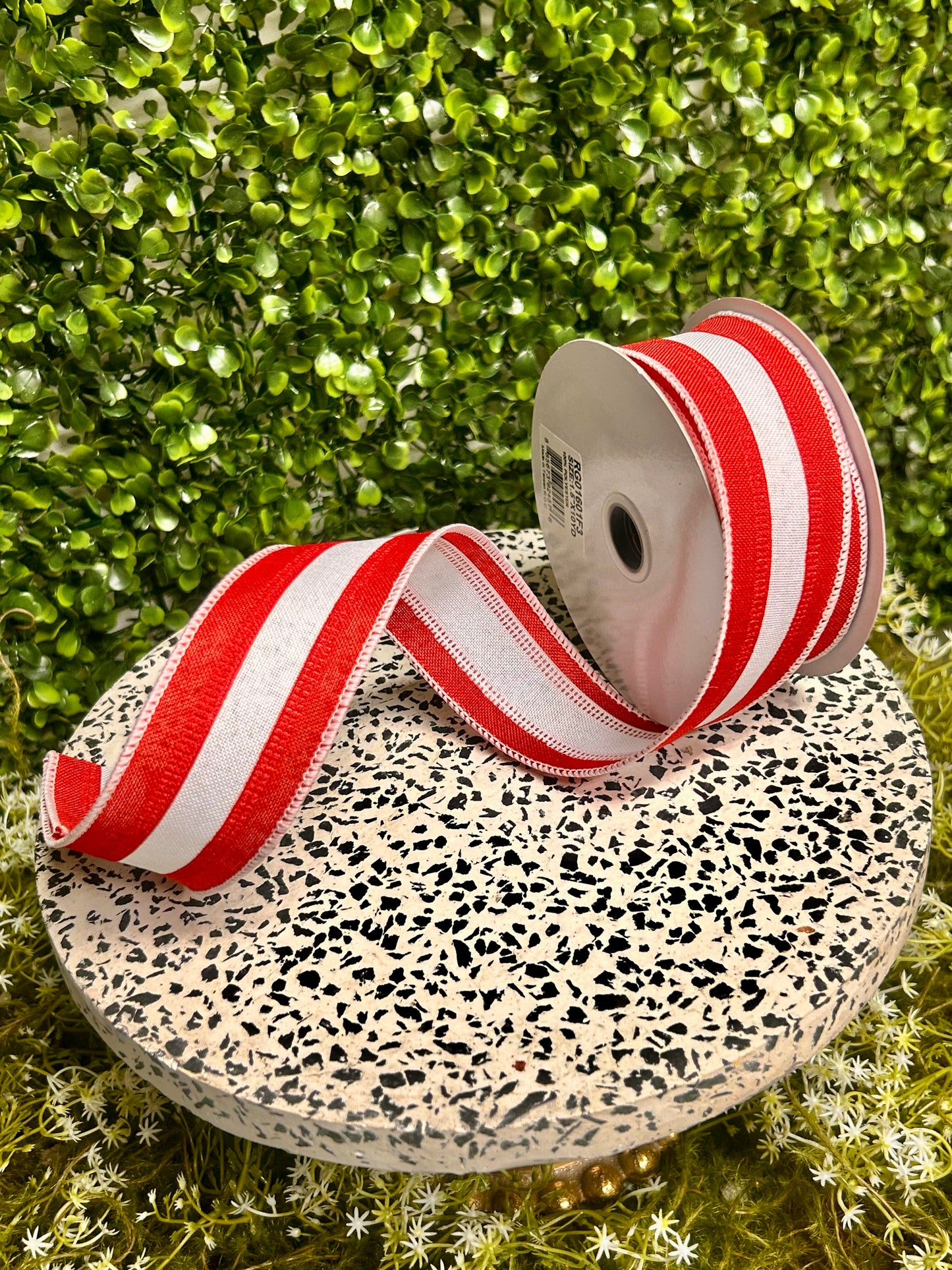 1.5 Inch By 10 Yard Red And White Royal Burlap Ribbon