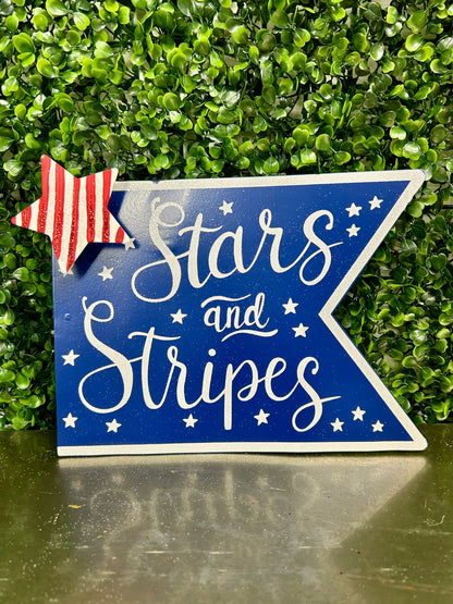 Set Of 2 USA And Stars Stripes Pennants Sign Stakes