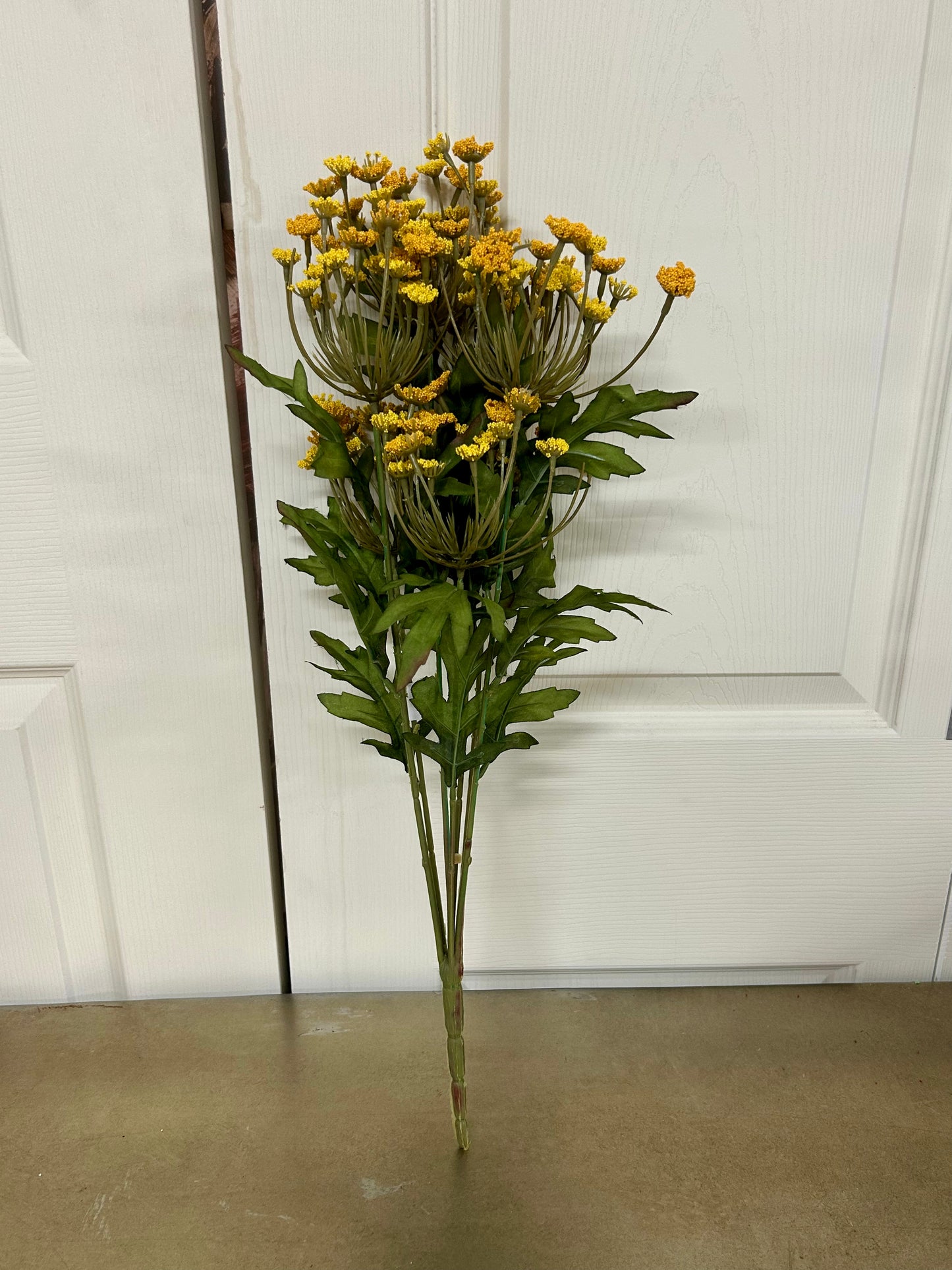 21 Inch Yellow Queen Ann Lace Bush