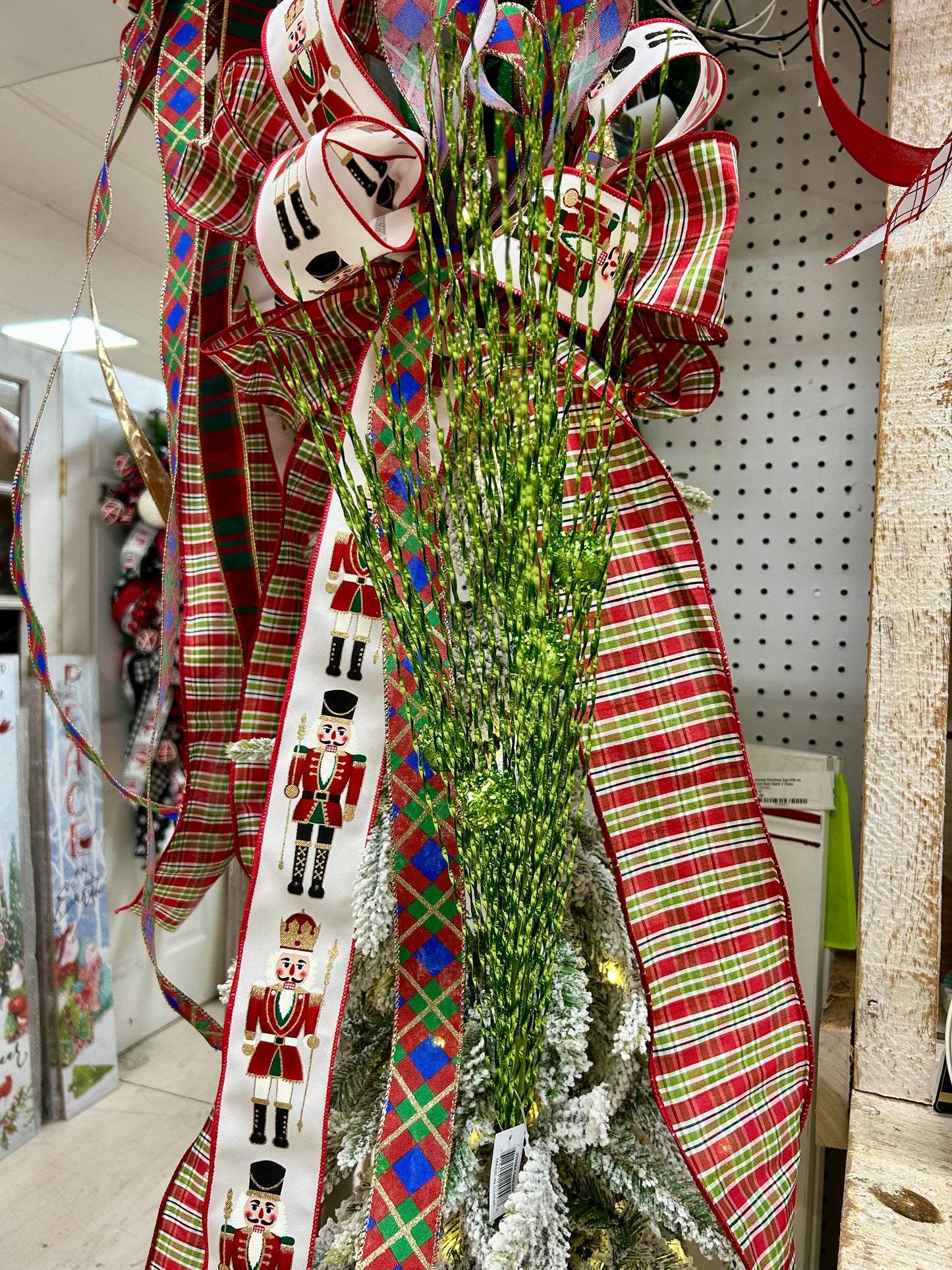 33 Inch Green Ball Pine Spray